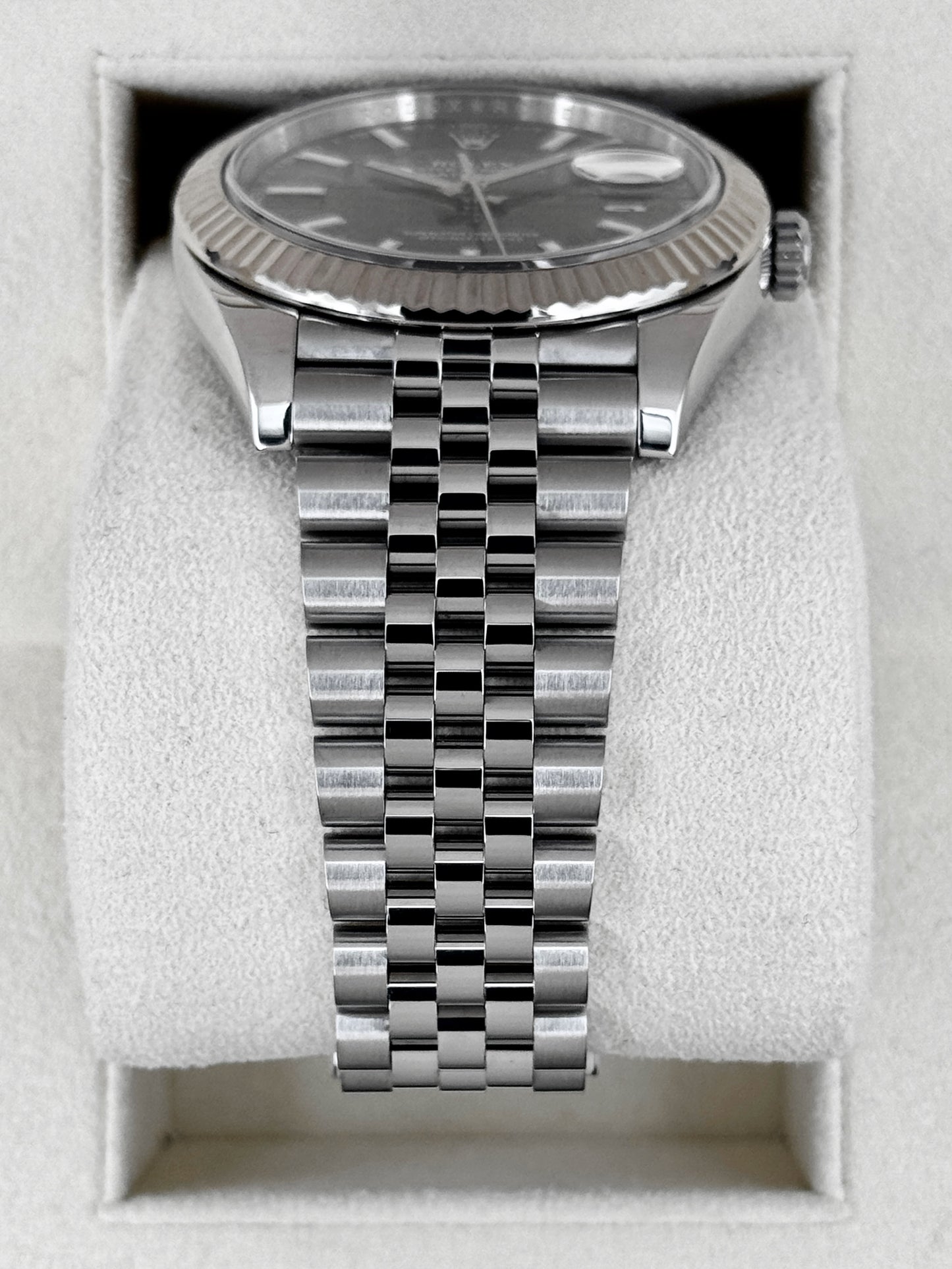 2021 Rolex Datejust 41mm 126334 Stainless Steel Jubilee Rhodium Dial