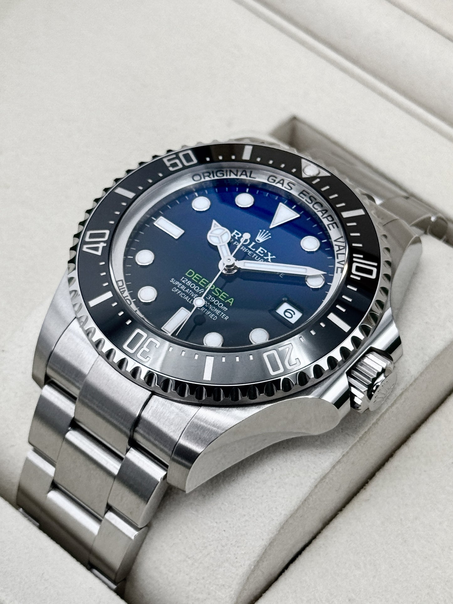 NEW 2026 Rolex Deepsea James Cameron 44mm 136660 Blue Dial