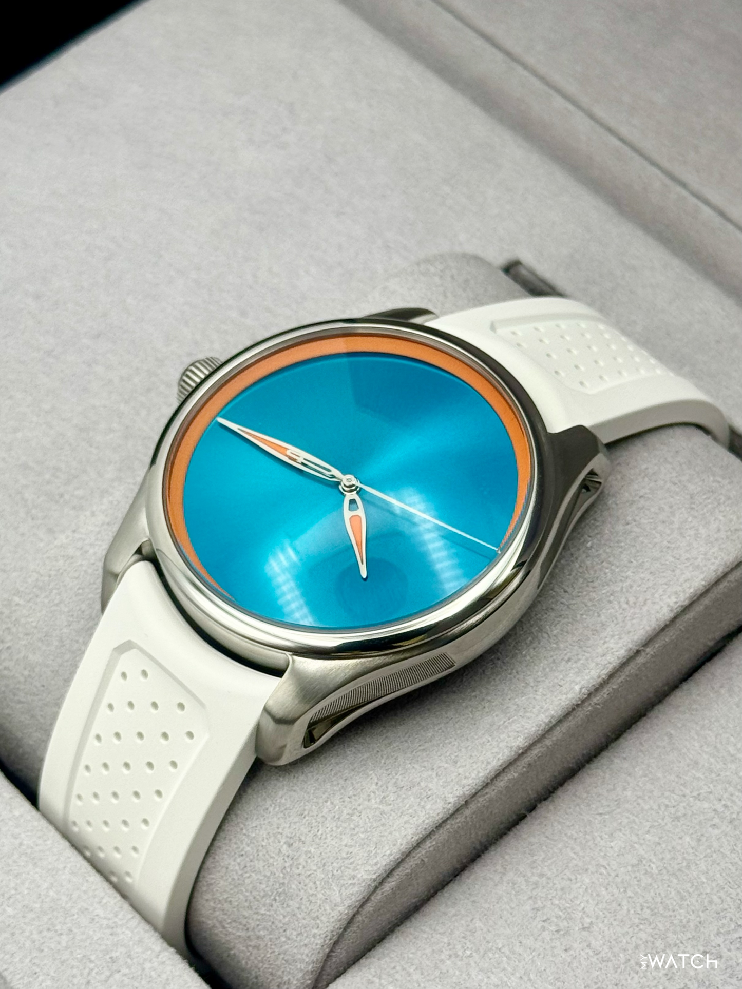 NEW 2026 H. Moser & Cie. Pioneer Centre Seconds 42.8mm 3201-1202 Blue Dial