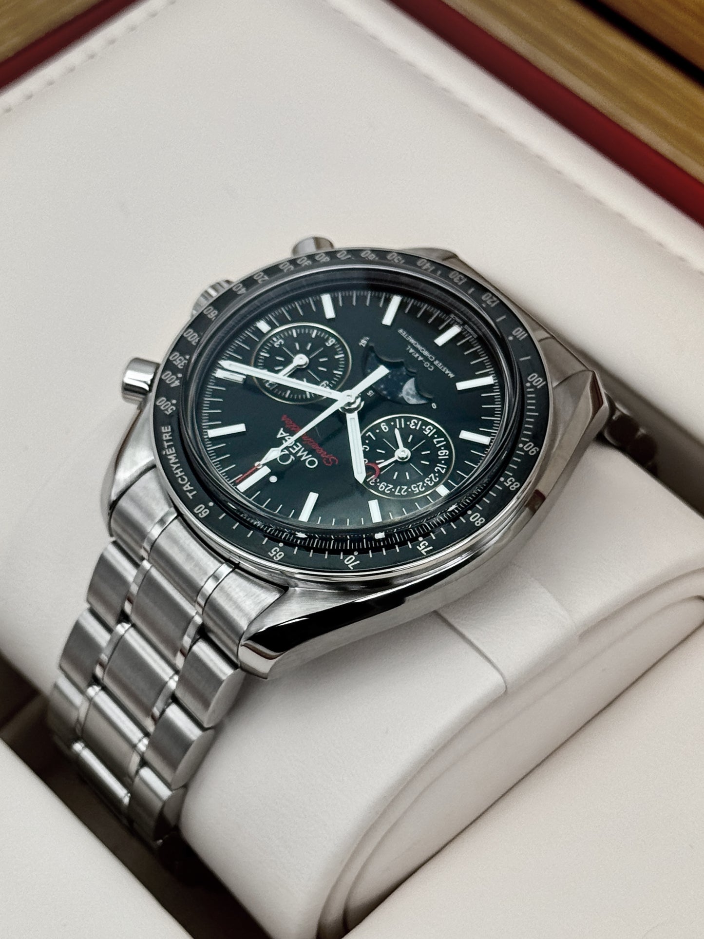 2021 Omega Speedmaster Moonwatch 44mm 304.30.44.52.01.001 Black Dial
