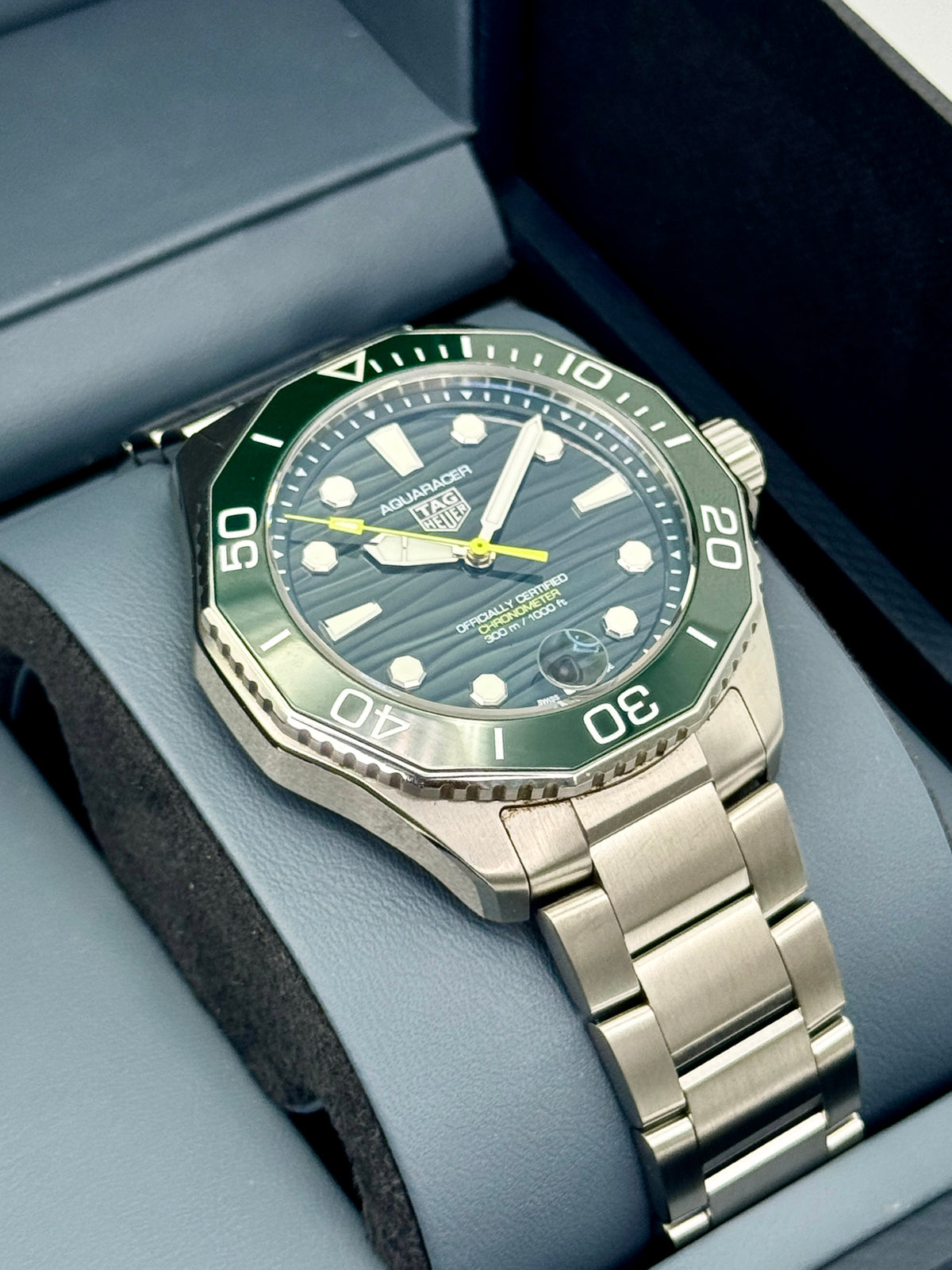 2025 TAG Heuer Aquaracer Pro 300 Date 42mm WBP5116 Stainless Steel Green Dial