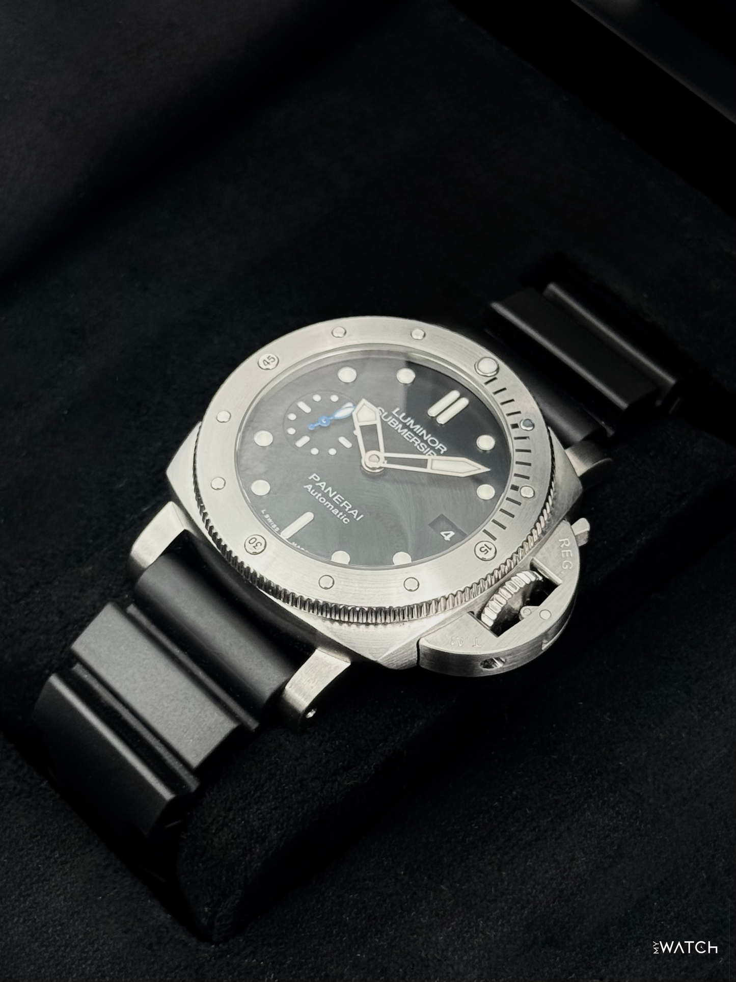 2018 Panerai Luminor Submersible 1950 3 Days 42mm PAM00682 Black Dial