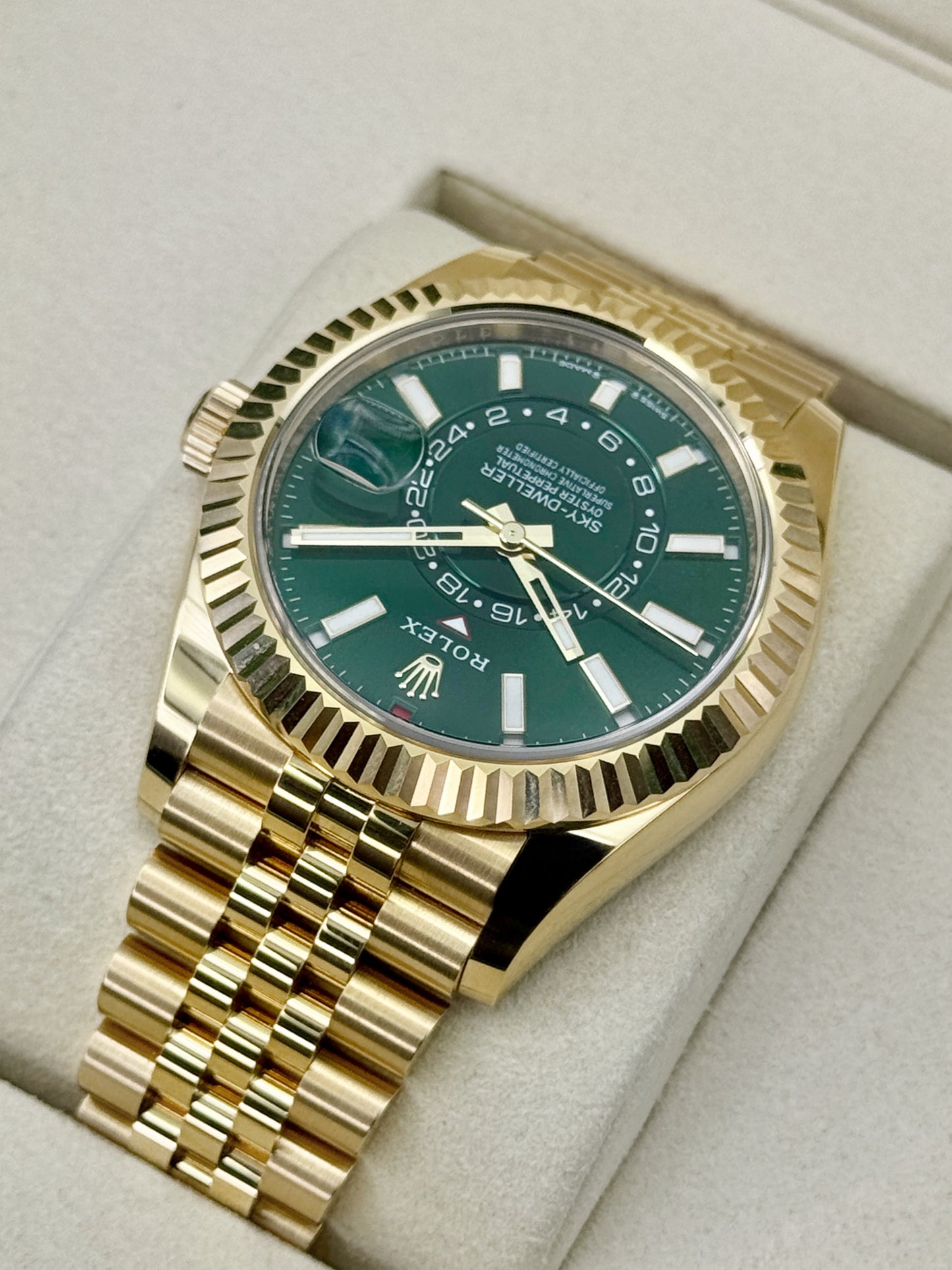 2025 Rolex Sky-Dweller 42mm 336938 Yellow Gold Jubilee Green Dial