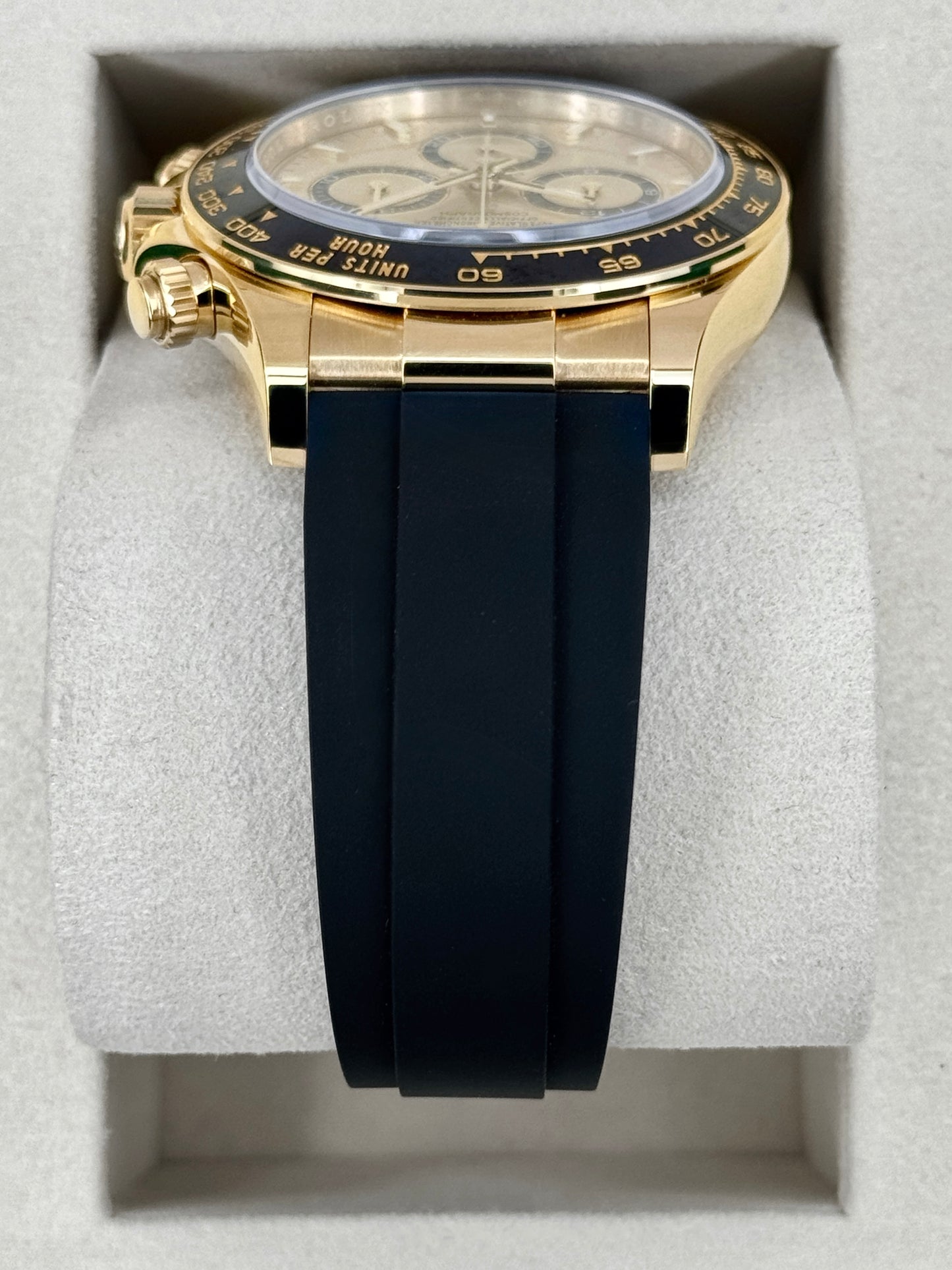 NEW 2026 Rolex Daytona 40mm 126518LN Yellow Gold Oysterflex Champagne Dial