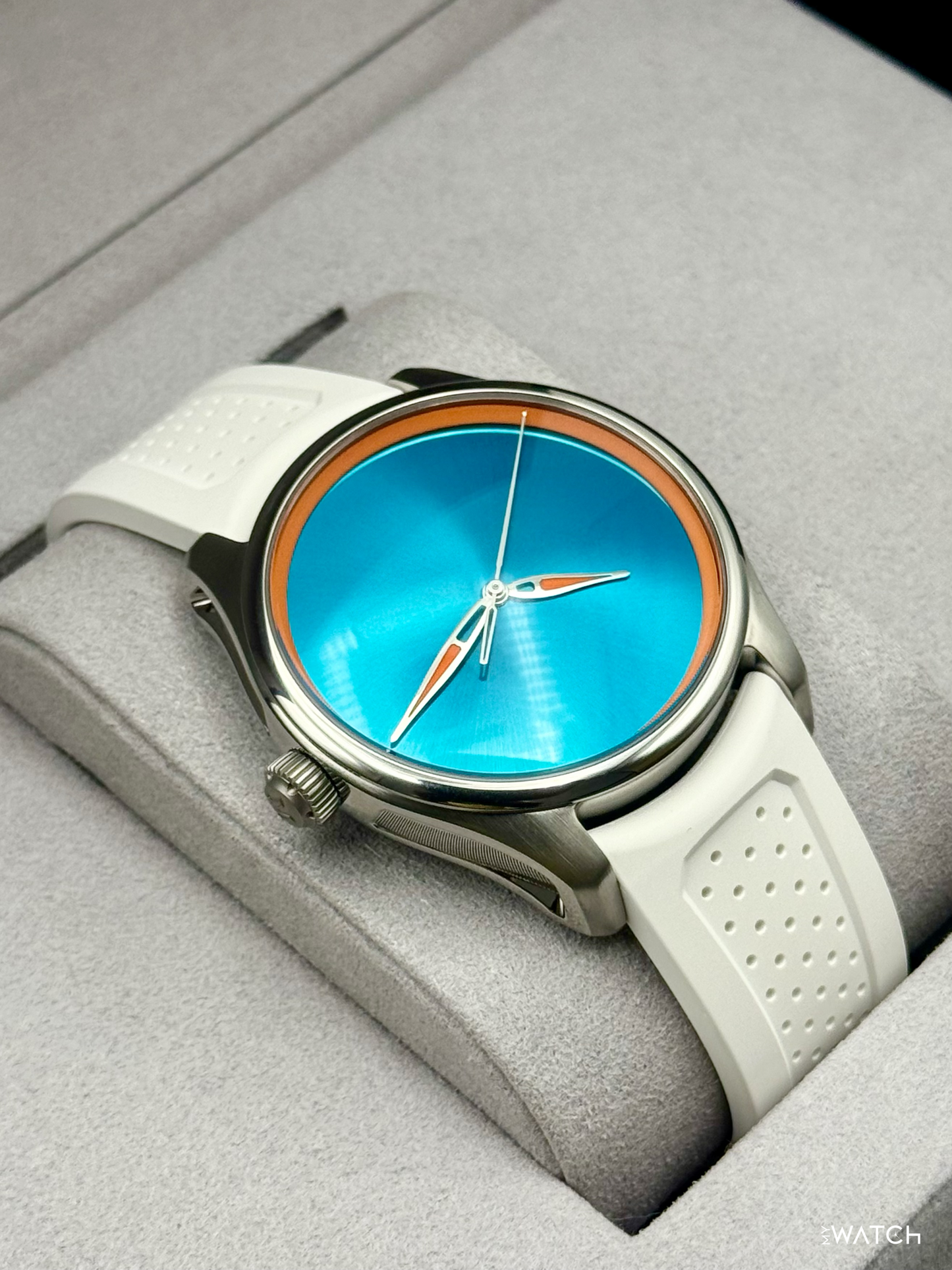 NEW 2026 H. Moser & Cie. Pioneer Centre Seconds 42.8mm 3201-1202 Blue Dial