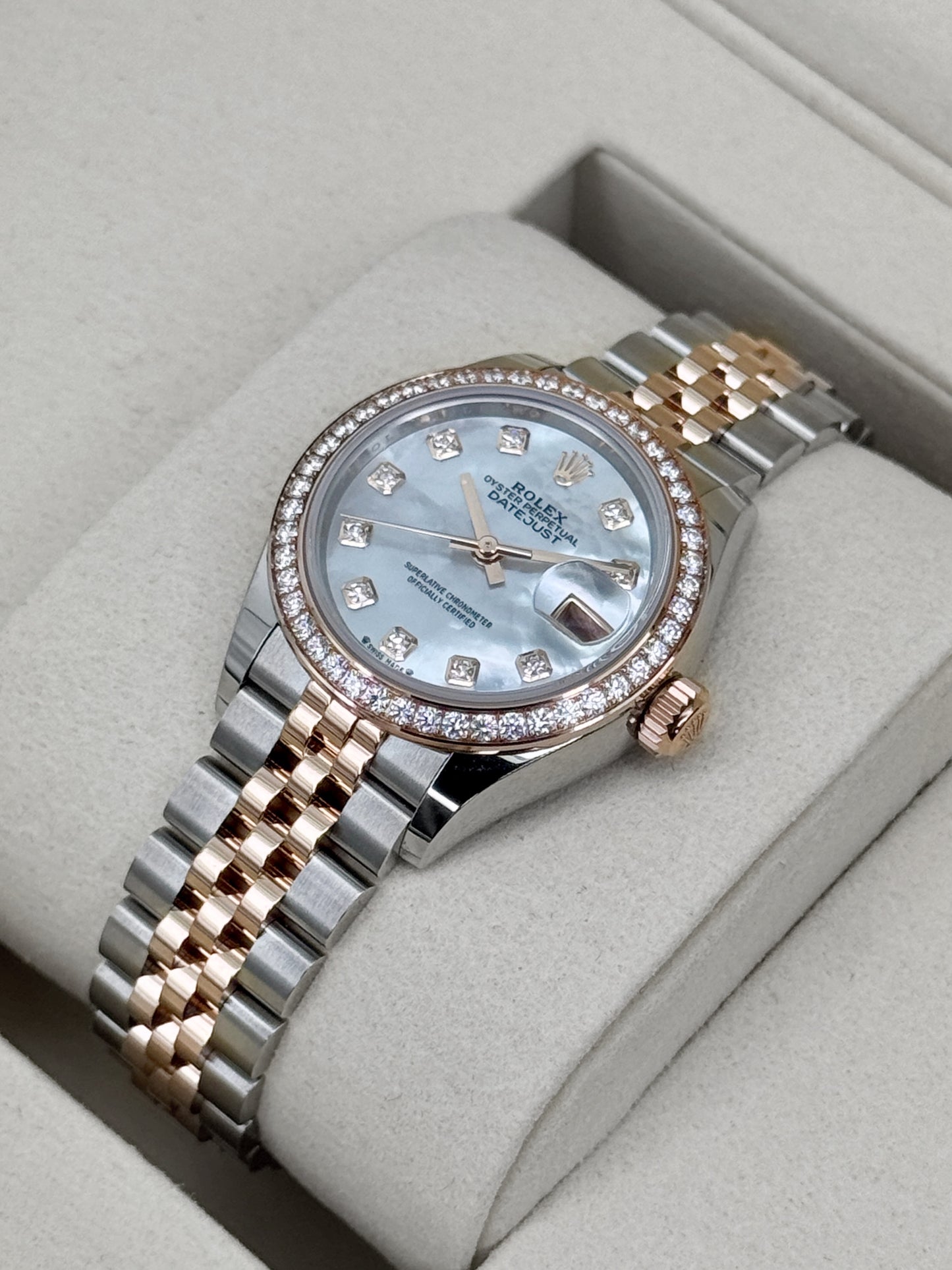 NEW 2026 Rolex Datejust 28mm 279381RBR Mother of Pearl Diamond Dial