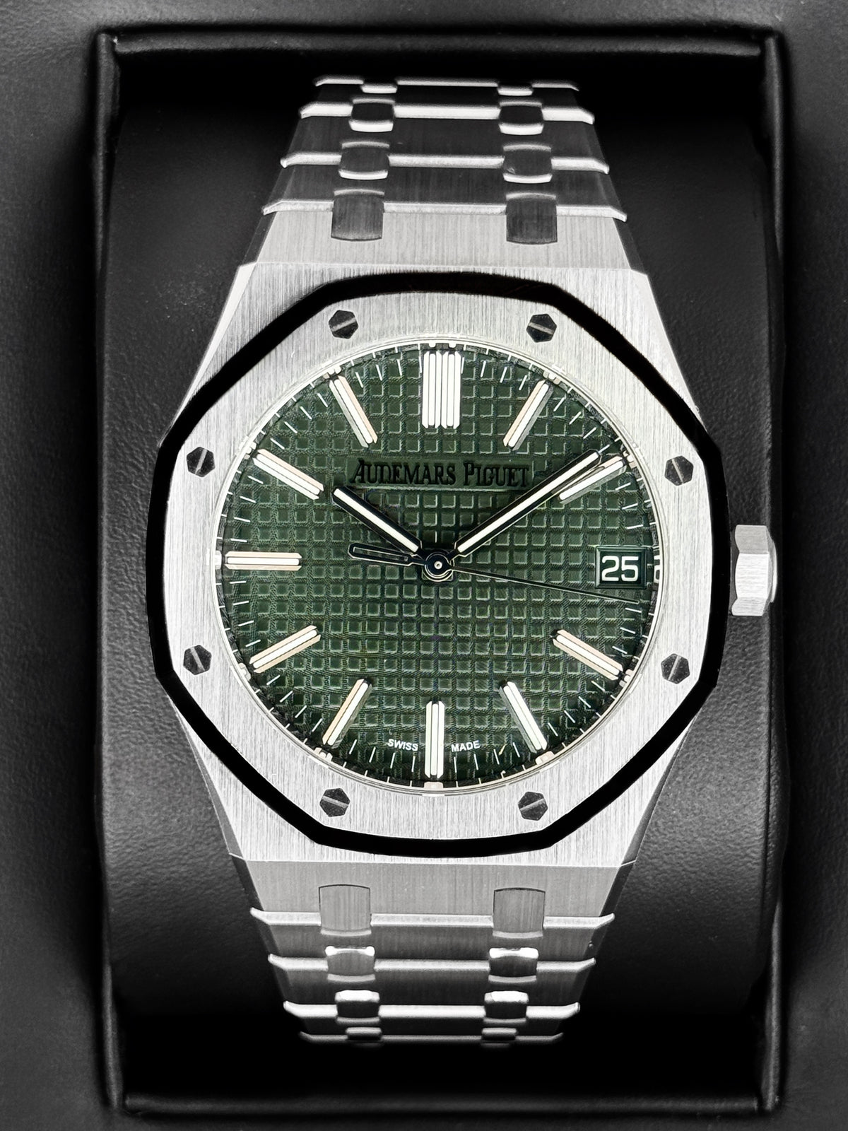 2024 Audemars Piguet Royal Oak 41mm 15510ST Stainless Steel Green Dial