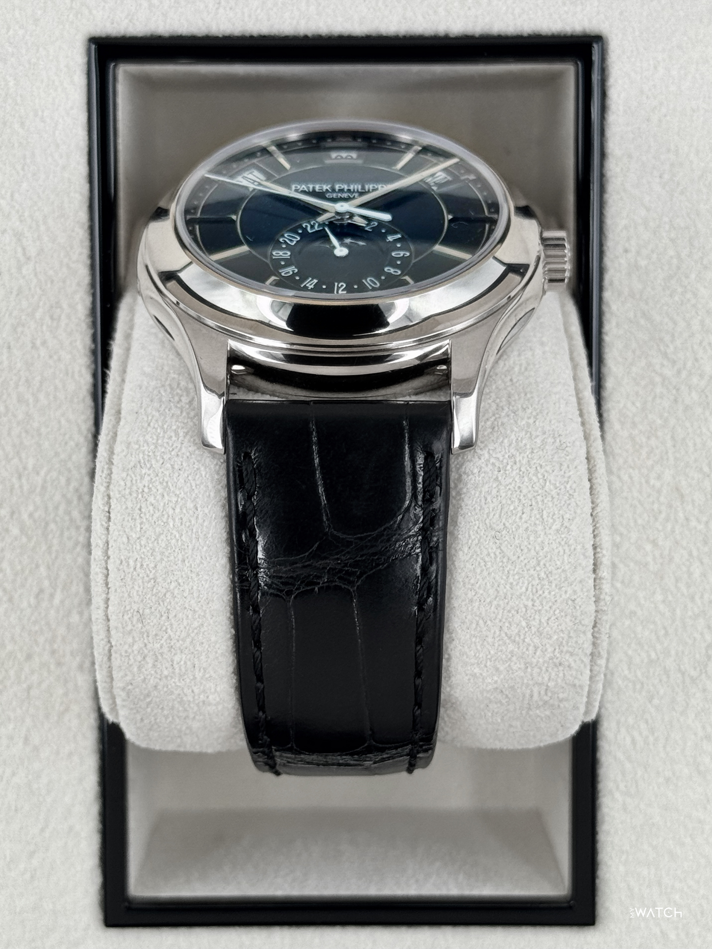 2021 Patek Philippe Annual Calander 40mm 5205G White Gold Blue Dial (Deployant Buckle)