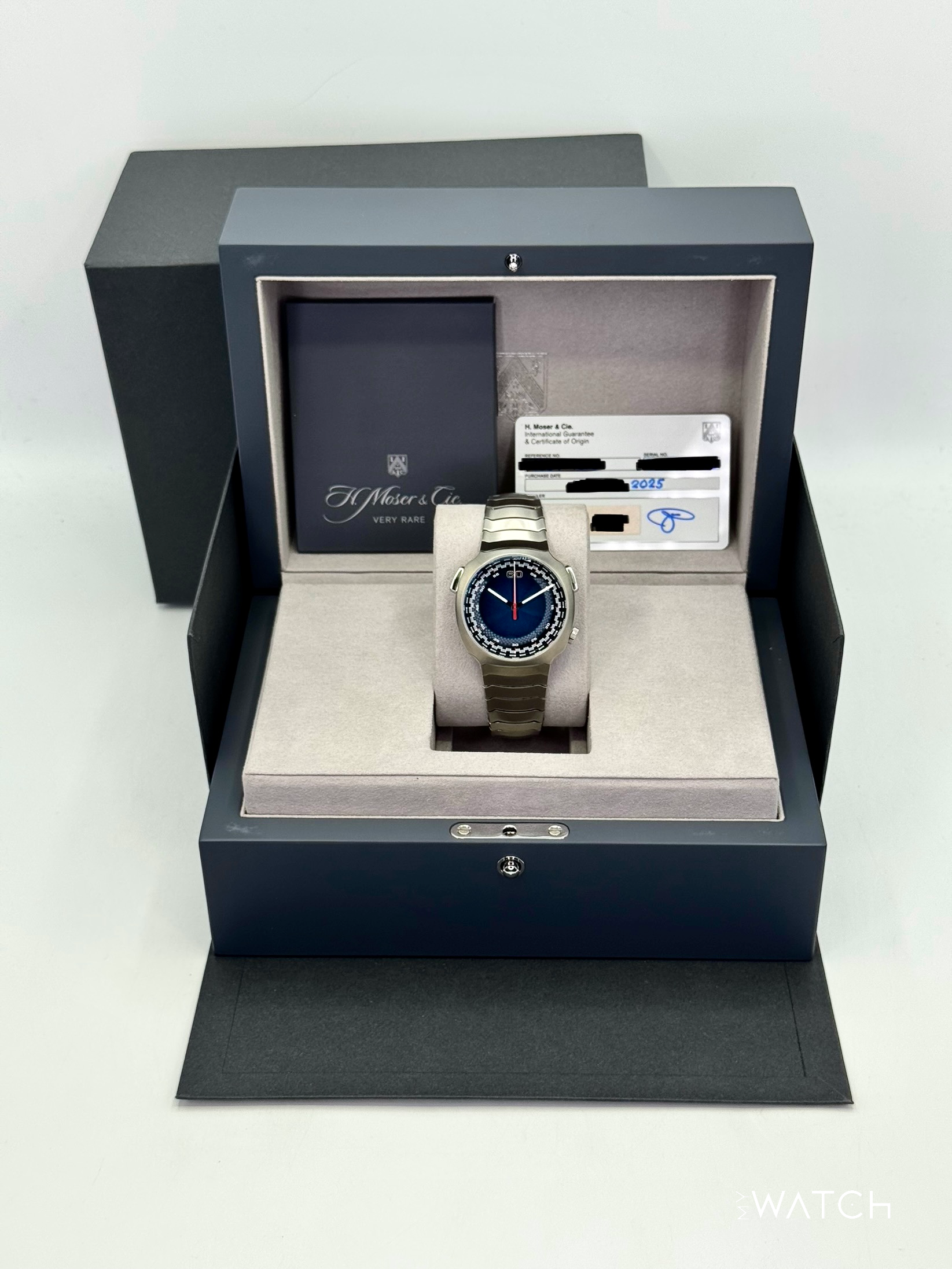 2025 H. Moser & Cie. Streamliner Flyback Chronograph 42.3mm 6907-1200 Blue Dial - MyWatchLLC