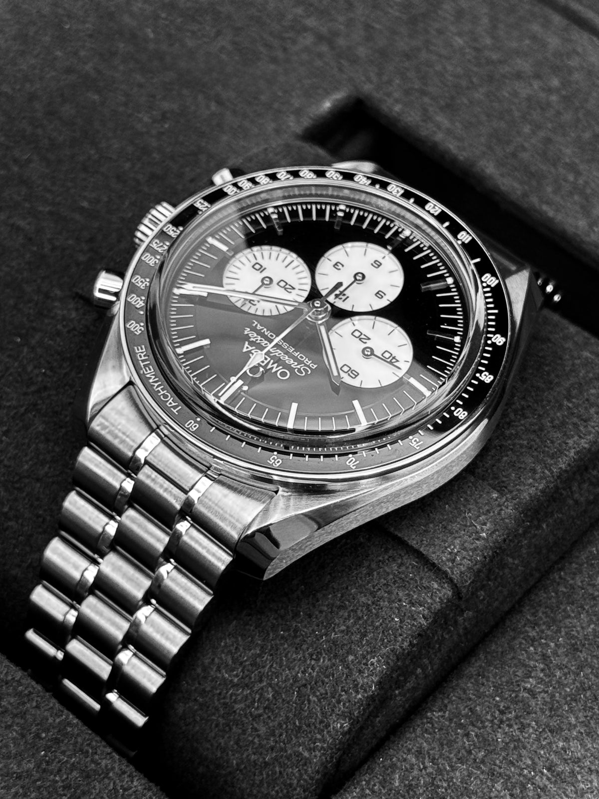 NEW 2026 Omega Speedmaster Moonwatch 42mm 310.30.42.50.01.004 Black Dial