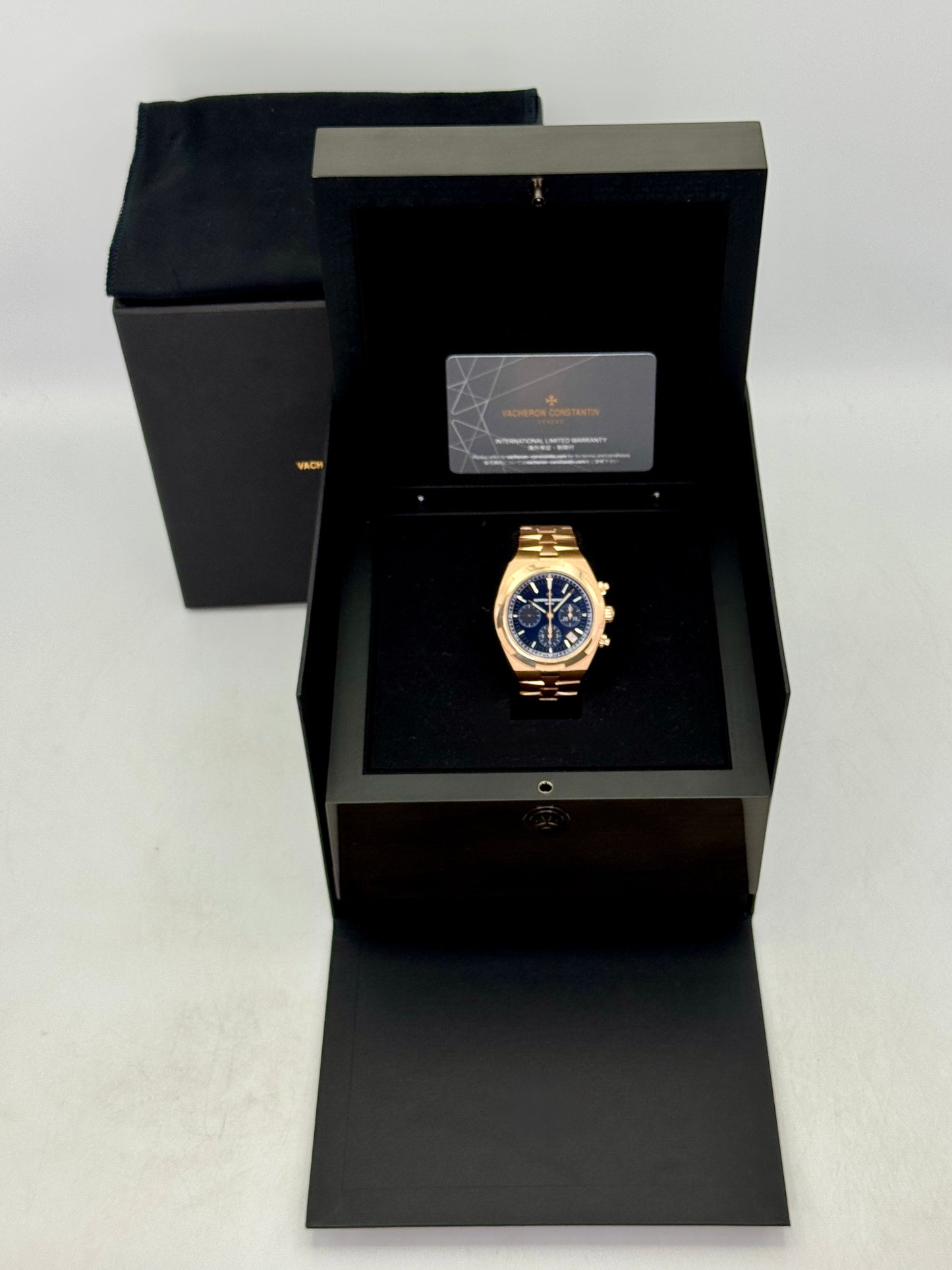 2024 Vacheron Constantin Overseas 42.5mm 5520V Rose Gold Blue Dial