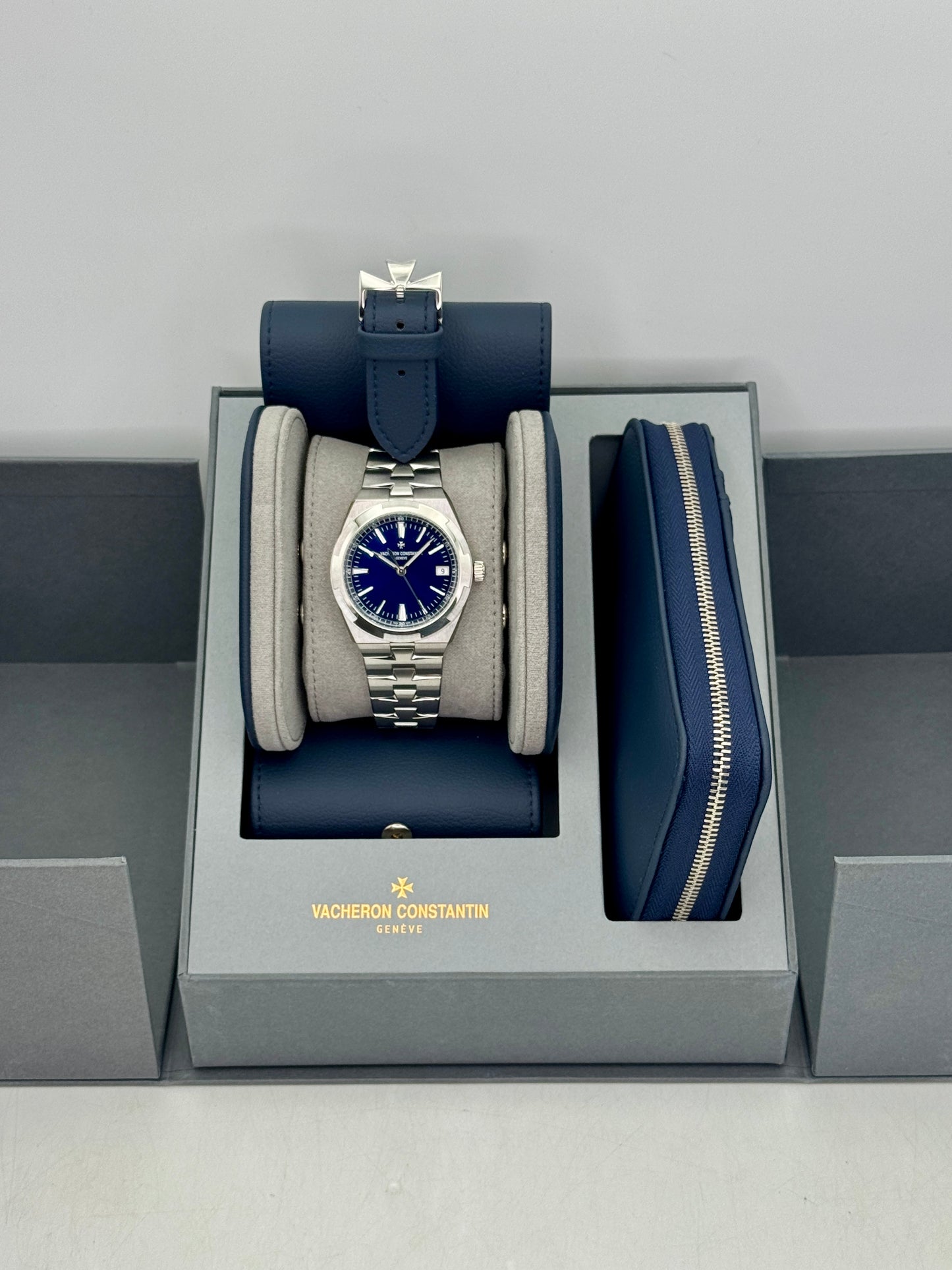 NEW 2026 Vacheron Constantin Overseas 41mm 4520V Stainless Steel Blue Dial