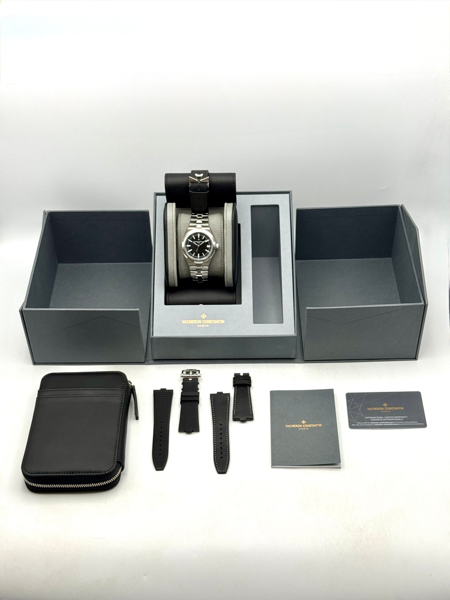 2026 Vacheron Constantin Overseas 41mm 4520V Stainless Steel Black Dial