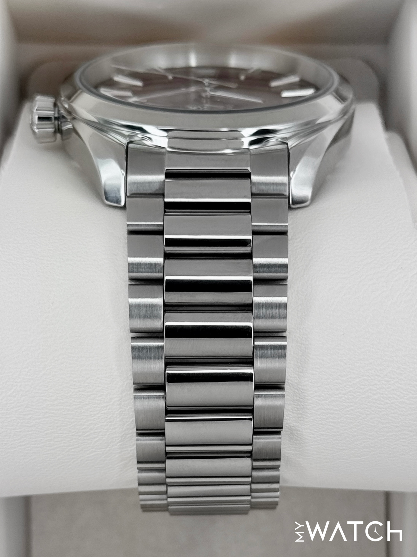 2025 Omega Seamaster Aqua Terra 38mm 220.10.38.20.13.003 Red Dial