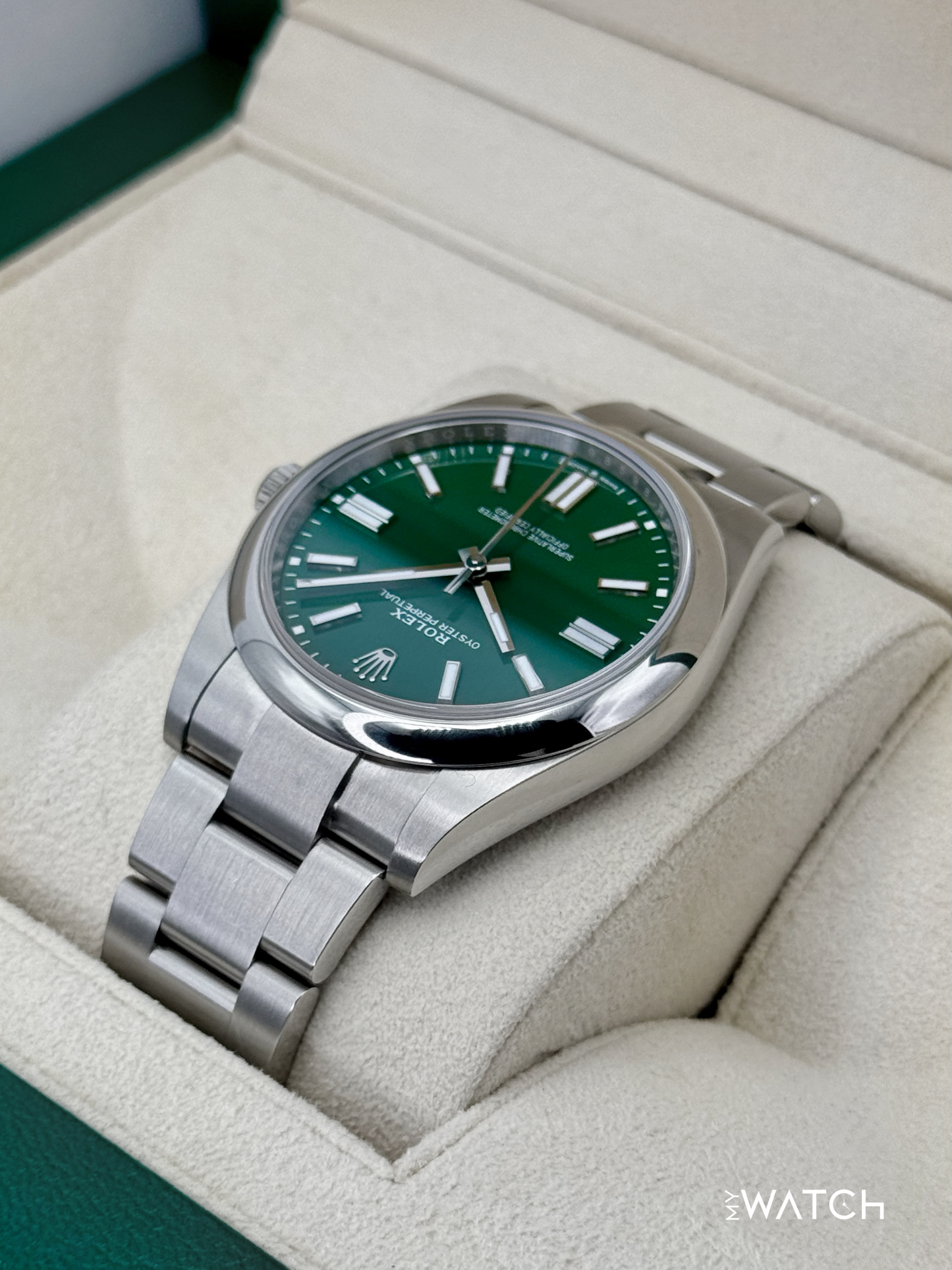 2025 Rolex Oyster Perpetual 41mm 124300 Green Dial