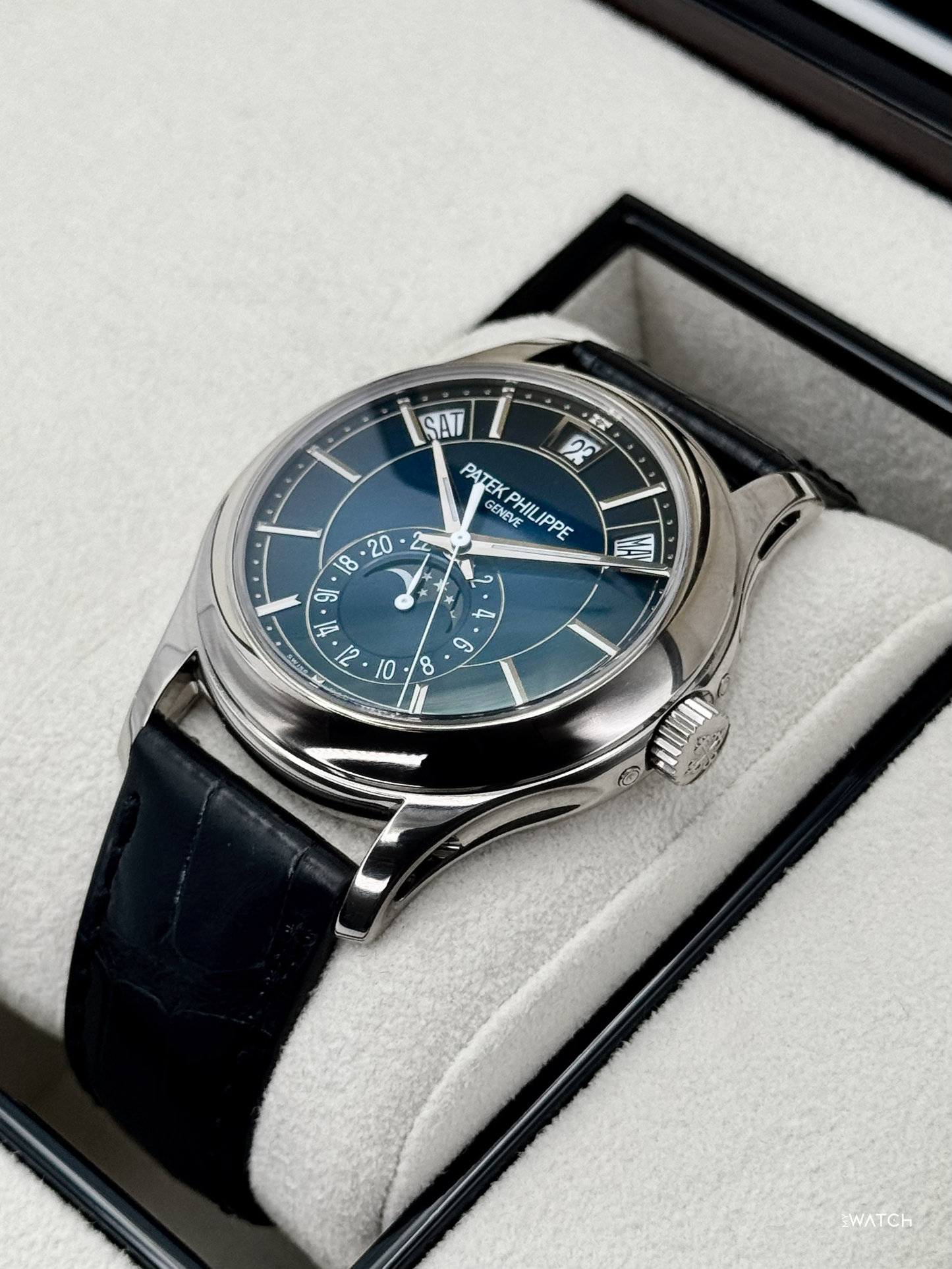 2021 Patek Philippe Annual Calander 40mm 5205G White Gold Blue Dial (Deployant Buckle)