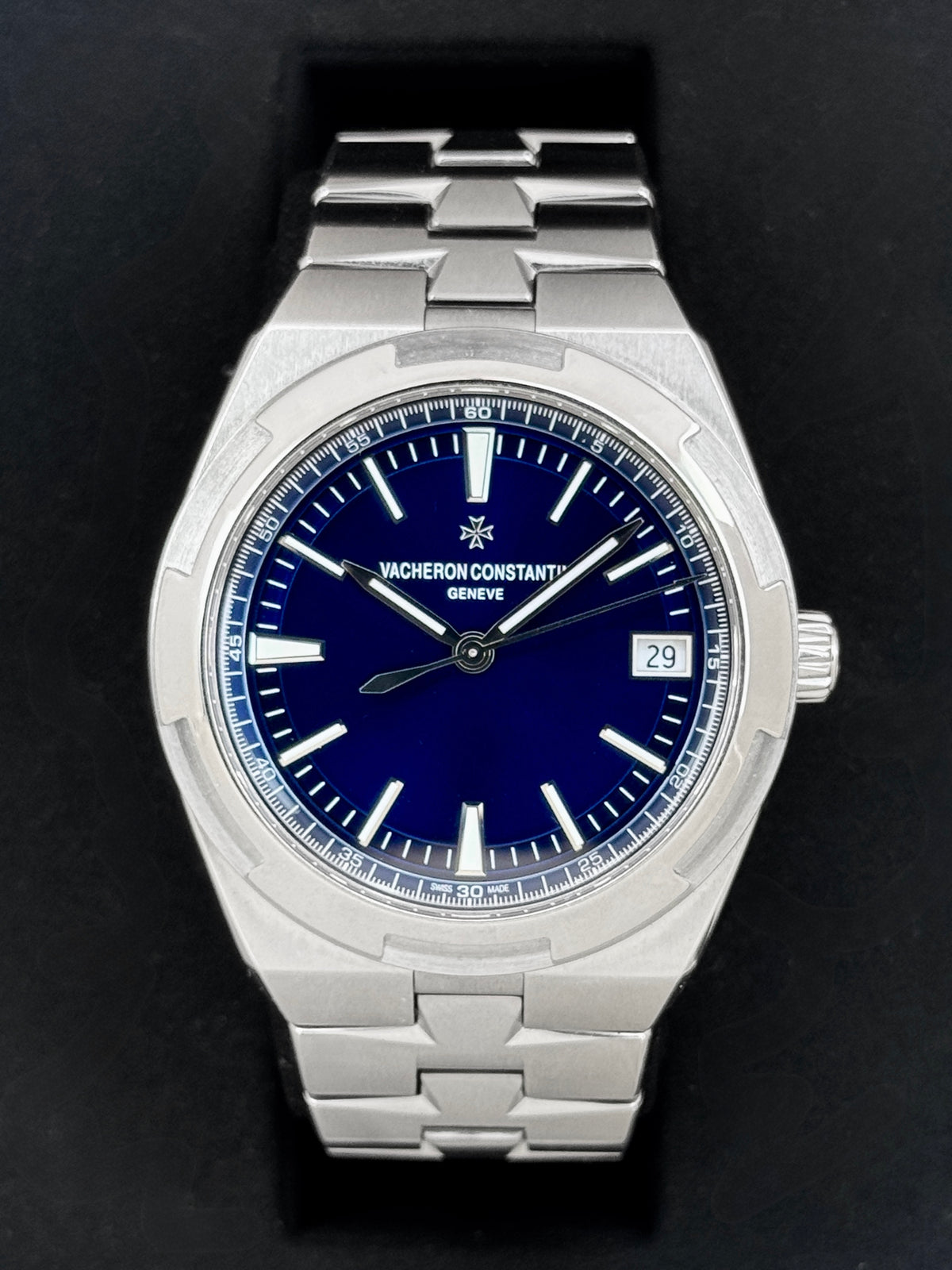2021 Vacheron Constantin Overseas 41mm 4500V Stainless Steel Blue Dial