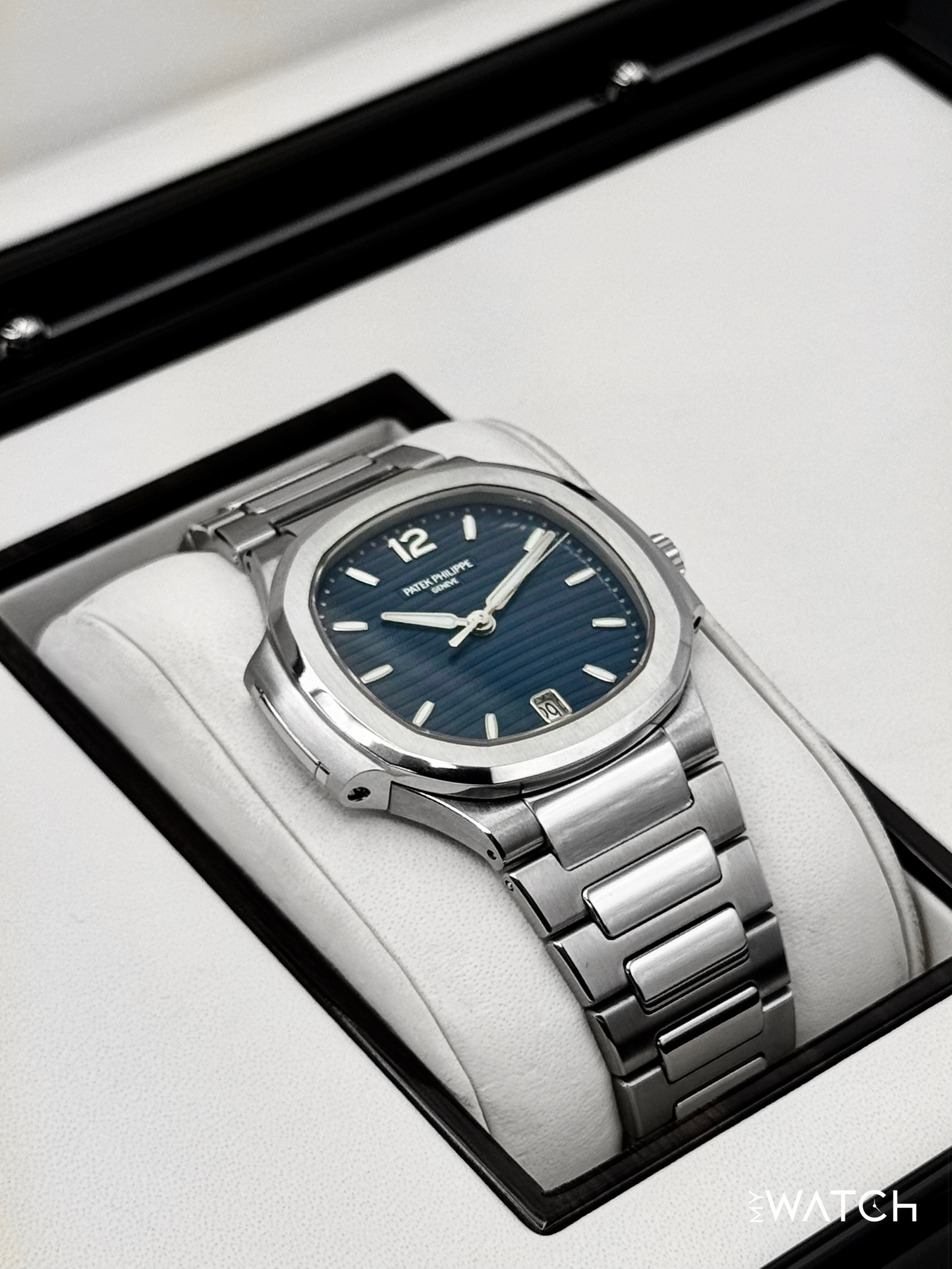 2017 Patek Philippe Nautilus 35.2mm 7118/1A-001 Stainless Steel Blue Dial