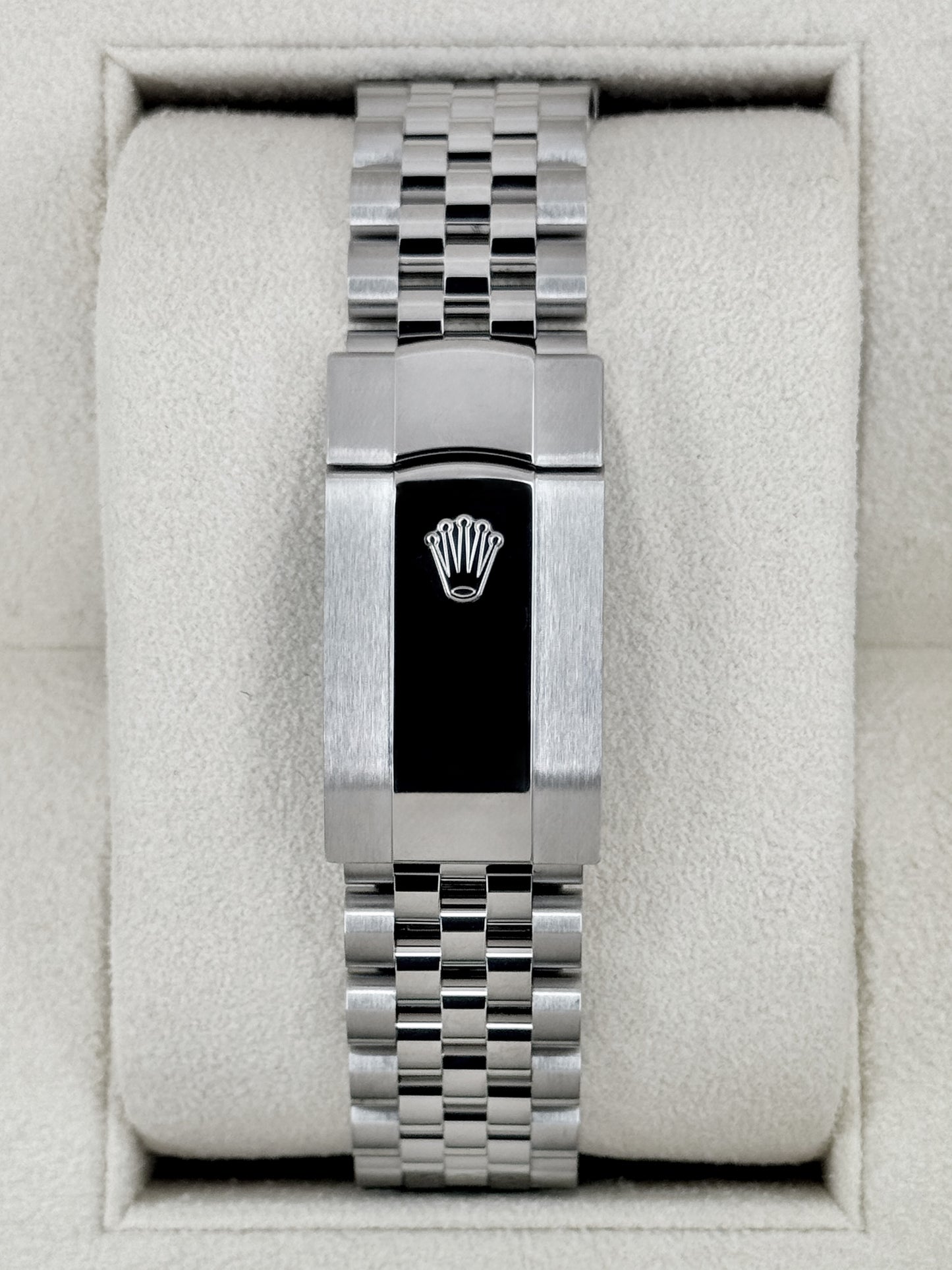 2024 Rolex Datejust 41mm 126300 Stainless Steel Jubilee Rhodium Dial