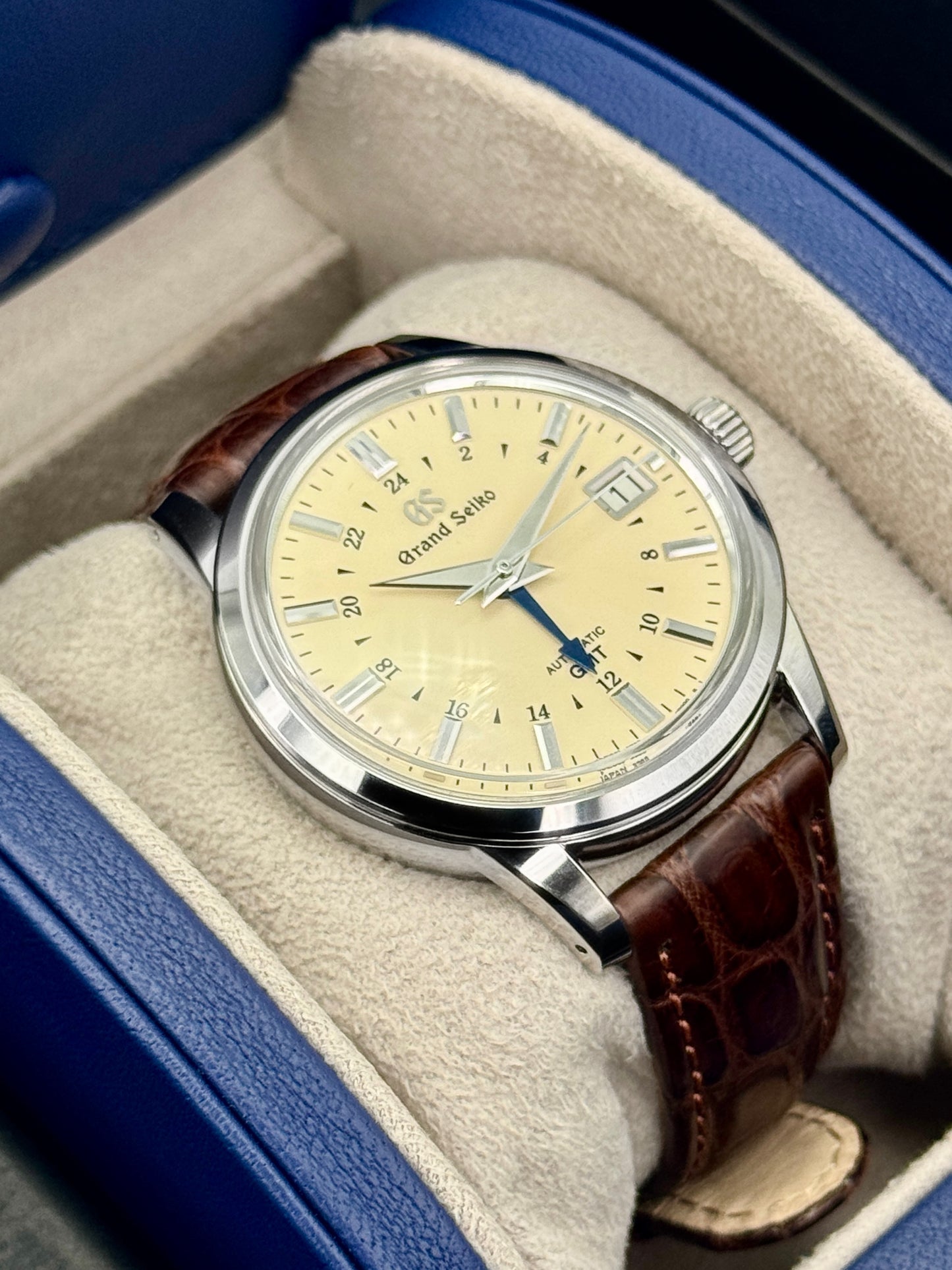 2025 Grand Seiko Elegance Collection 39.5mm SBGM221G Stainless Steel Ivory Dial