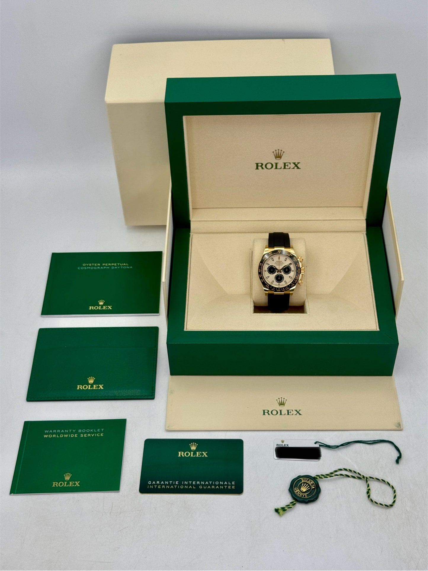 2022 Rolex Daytona 40mm 116518LN Yellow Gold Oysterflex Champagne Dial