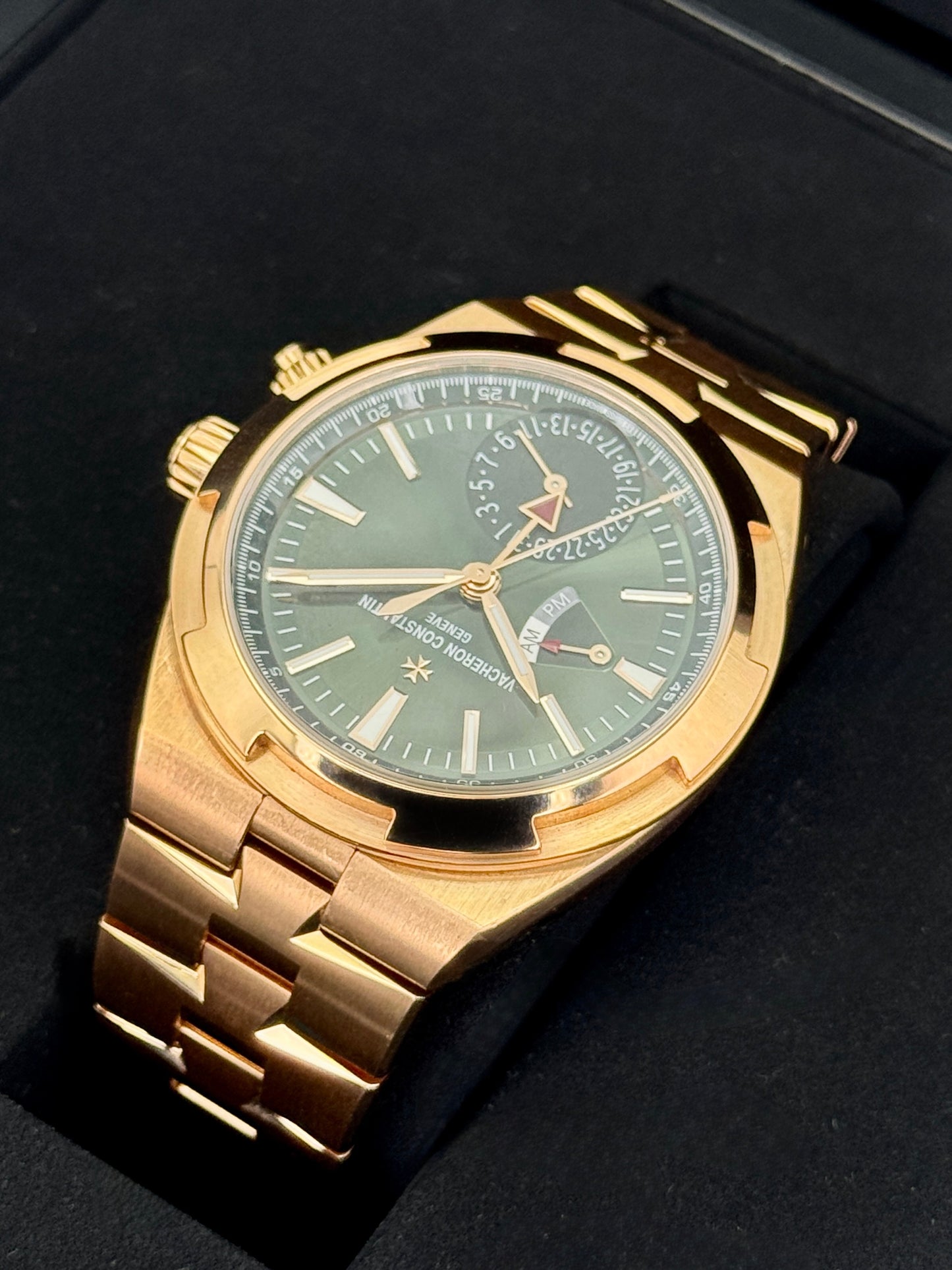 2024 Vacheron Constantin Overseas Dual Time 41mm 7920V Rose Gold Green Dial