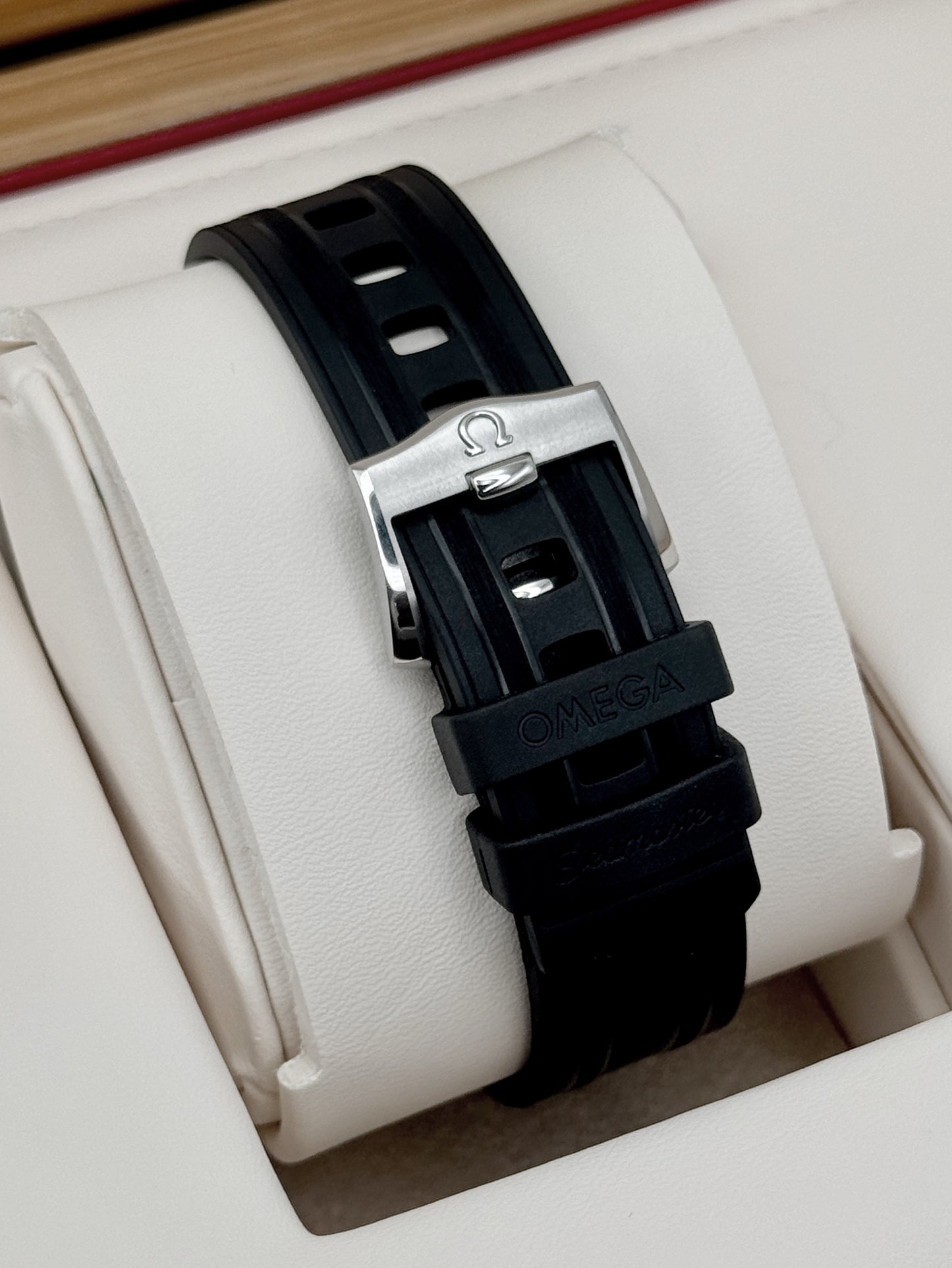 2025 Omega Seamaster Diver 300M 42mm 210.22.42.20.01.001 Black Dial