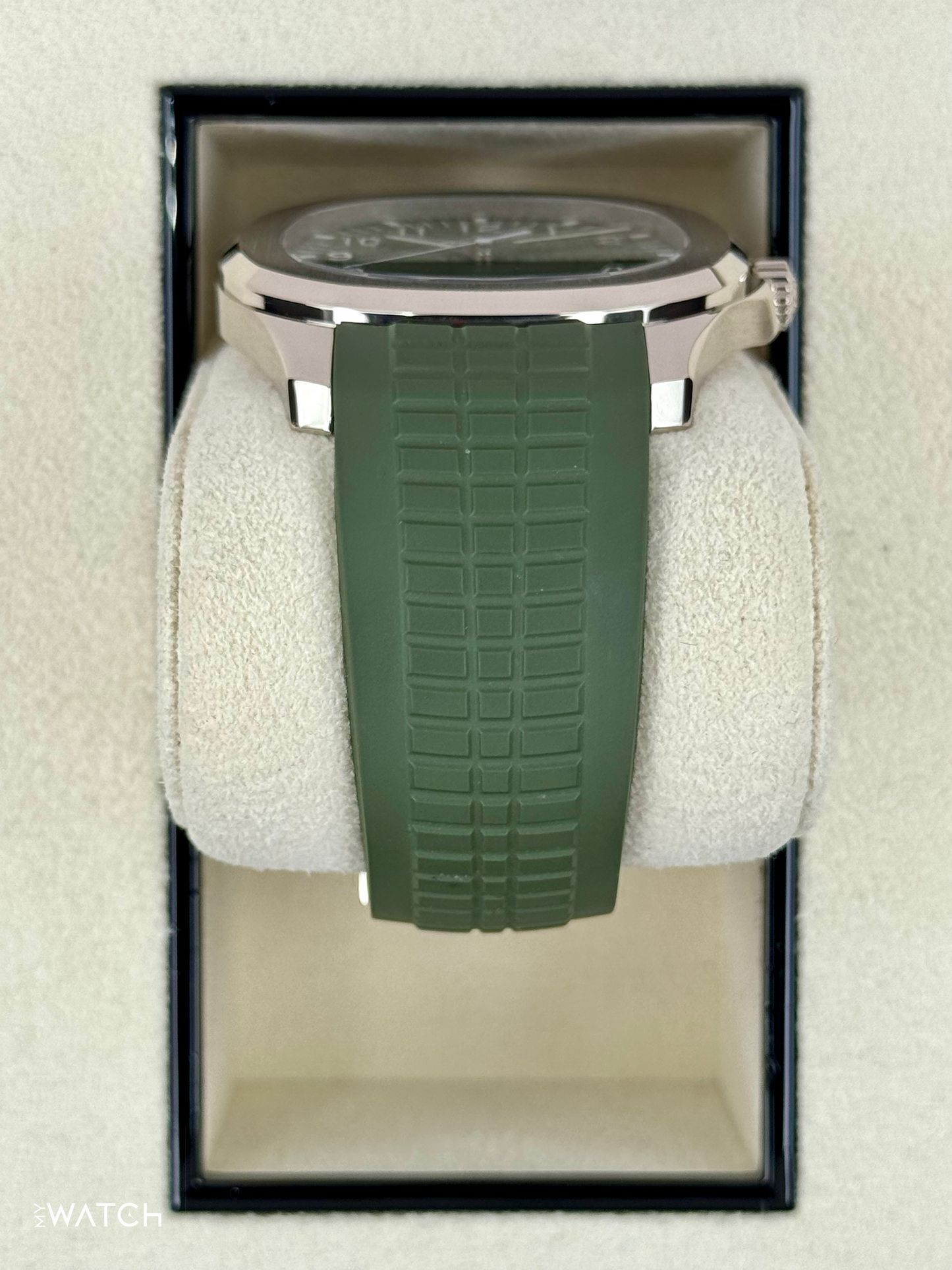 2022 Patek Philippe Aquanaut 5168G 42.2mm White Gold Green Dial