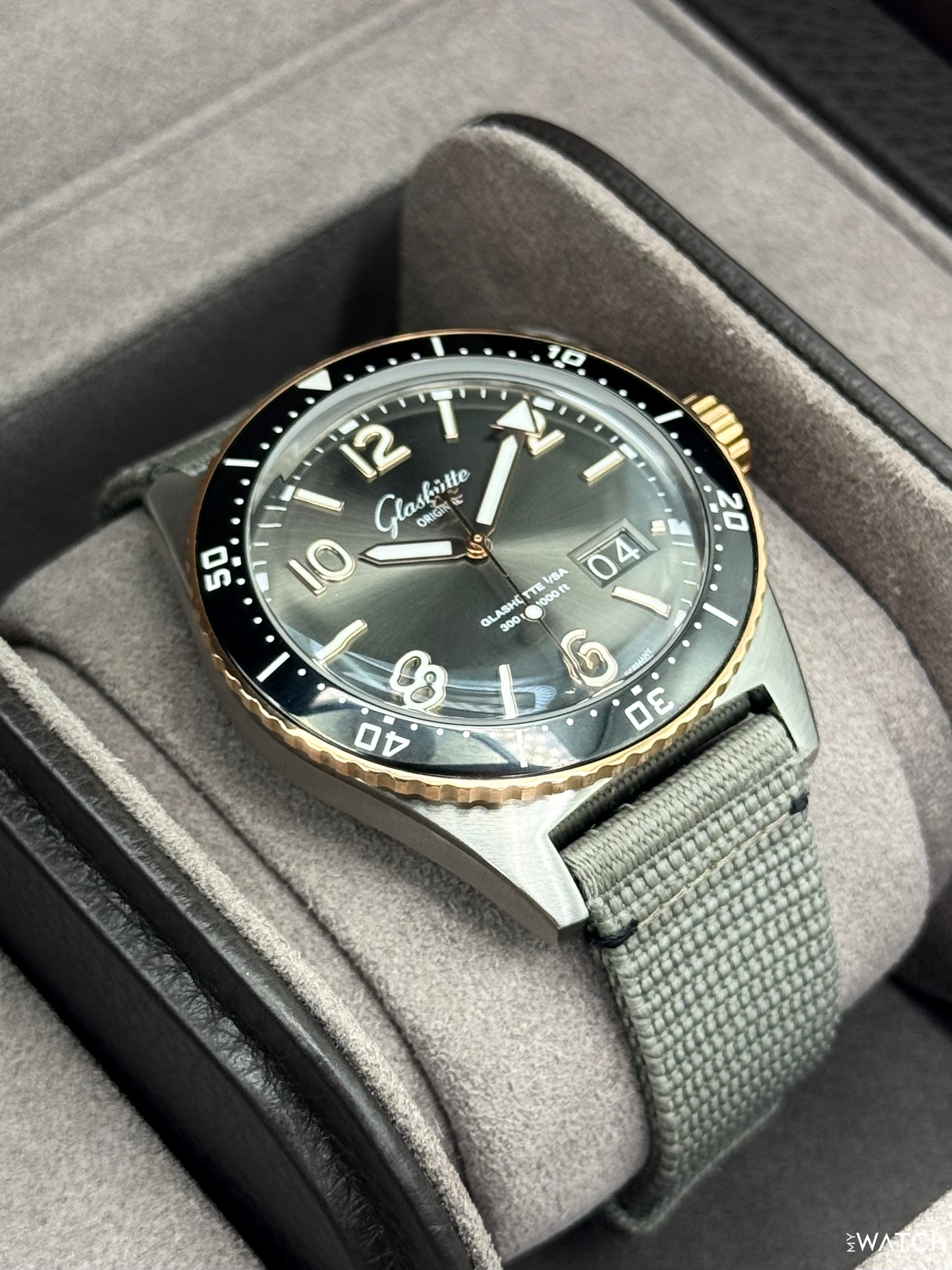2021 Glashütte Seaq Panorama Date 43.2mm 1-36-13-04-91-34 Stainless Steel Grey Dial