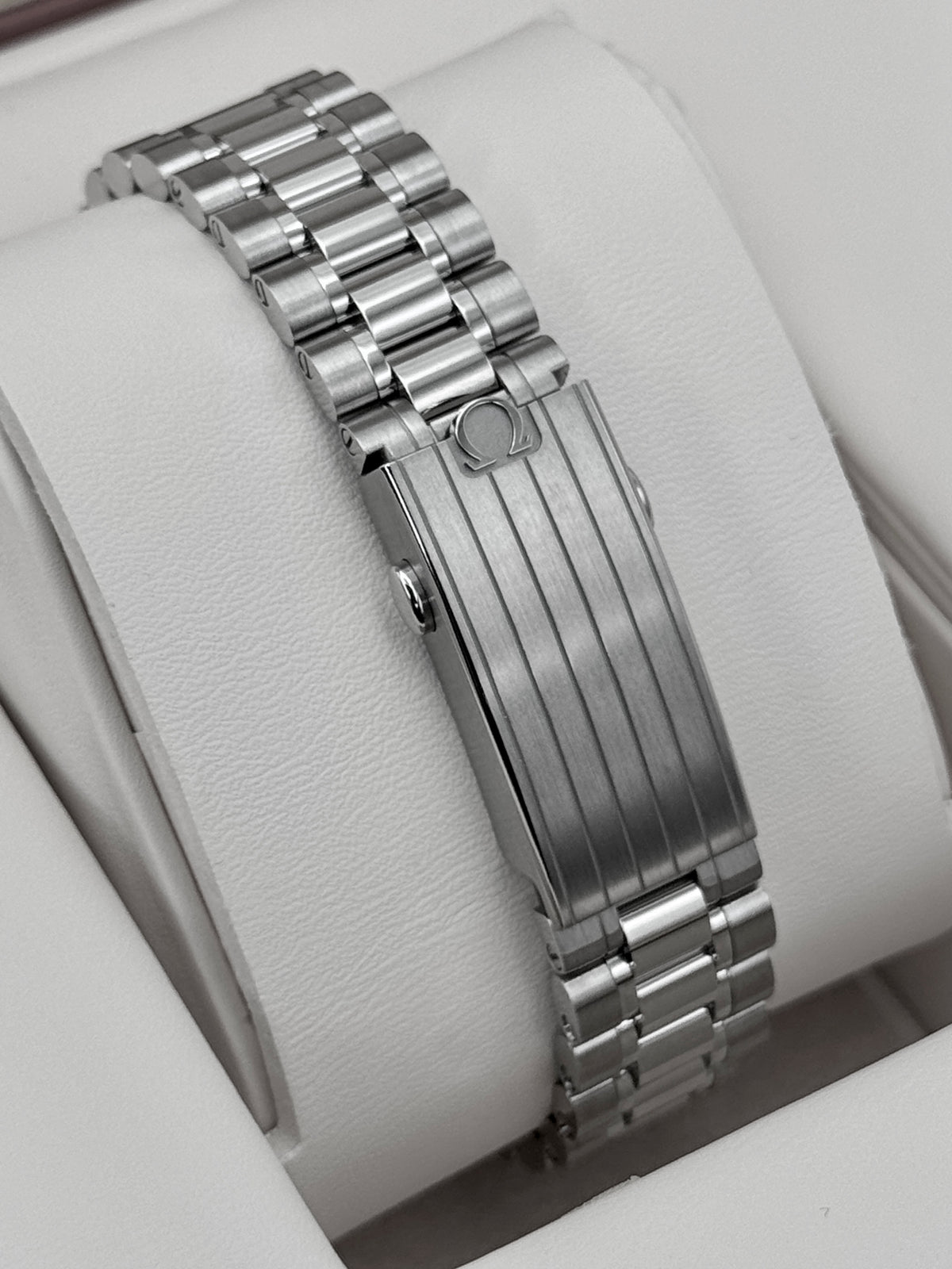 NEW 2026 Omega Speedmaster 38mm 324.30.38.50.02.003 Stainless Steel White Dial