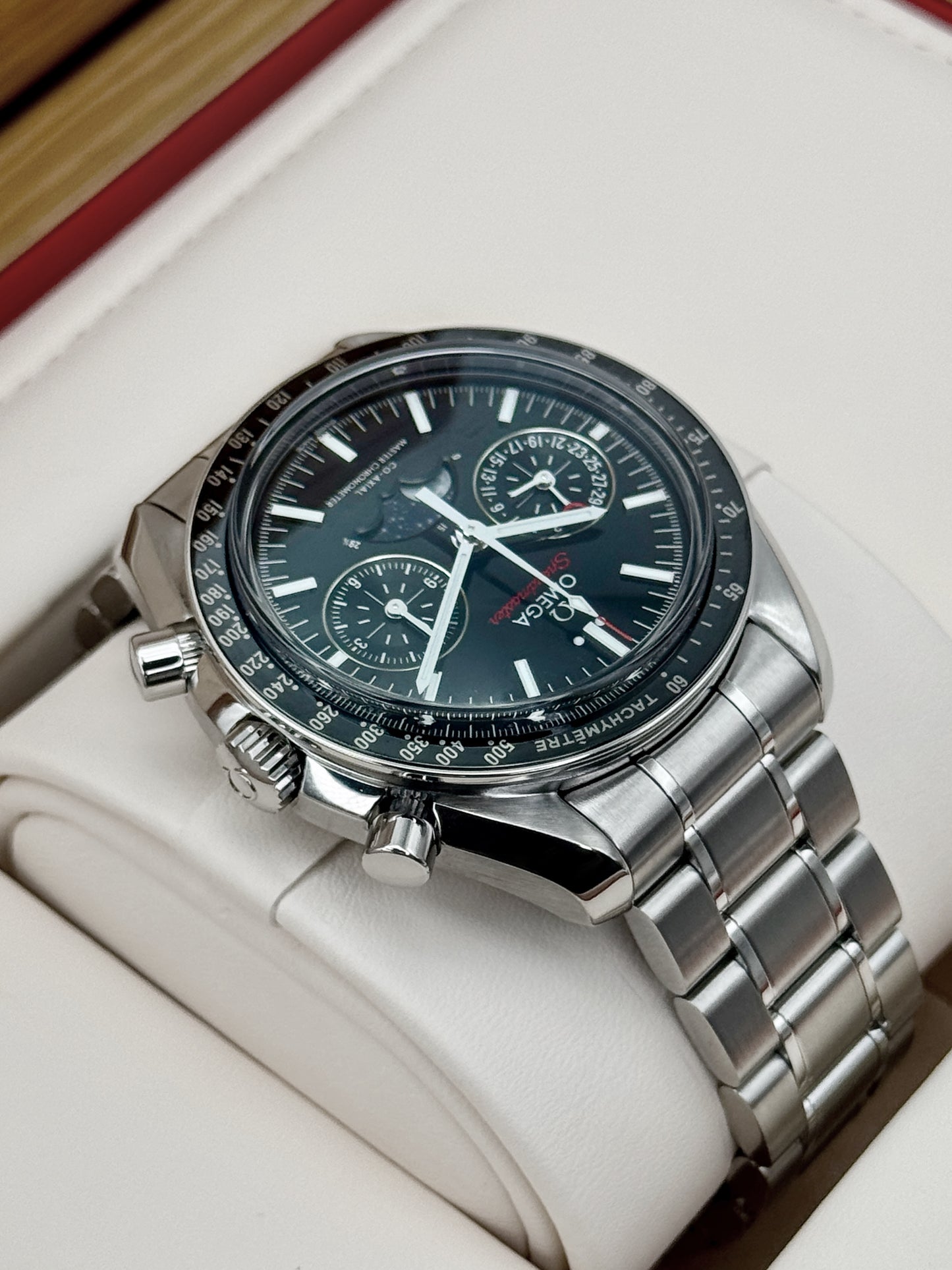 2021 Omega Speedmaster Moonwatch 44mm 304.30.44.52.01.001 Black Dial