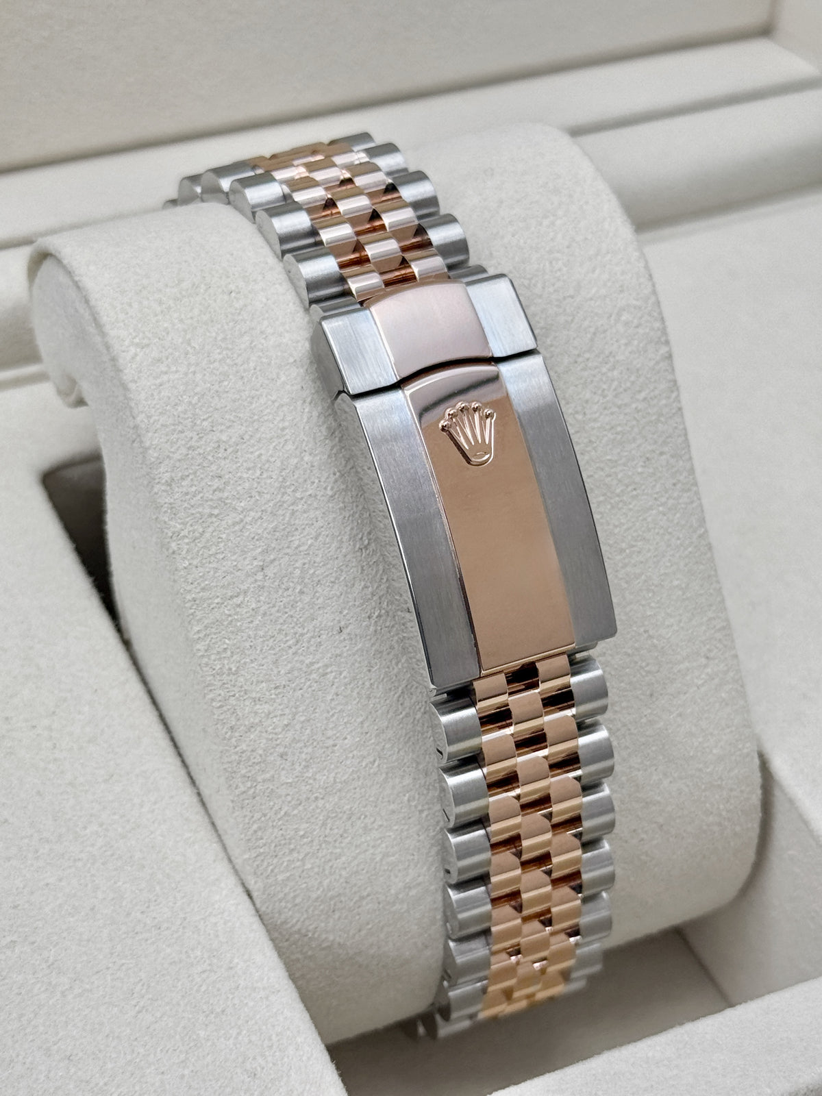 NEW 2026 Rolex Datejust 41mm 126331 Two-Tone Jubilee Wimbledon Dial