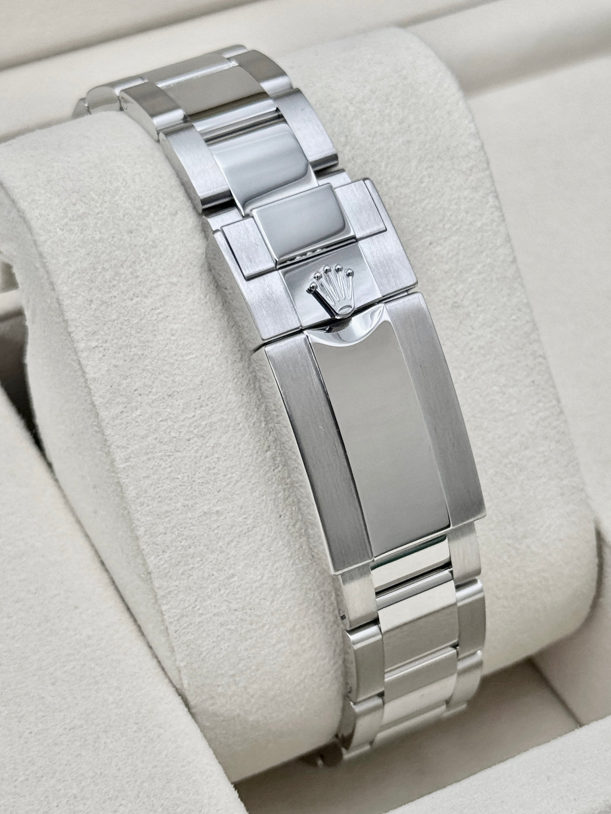2025 Rolex Yacht-Master 40mm 126622 Stainless Steel Rhodium Dial