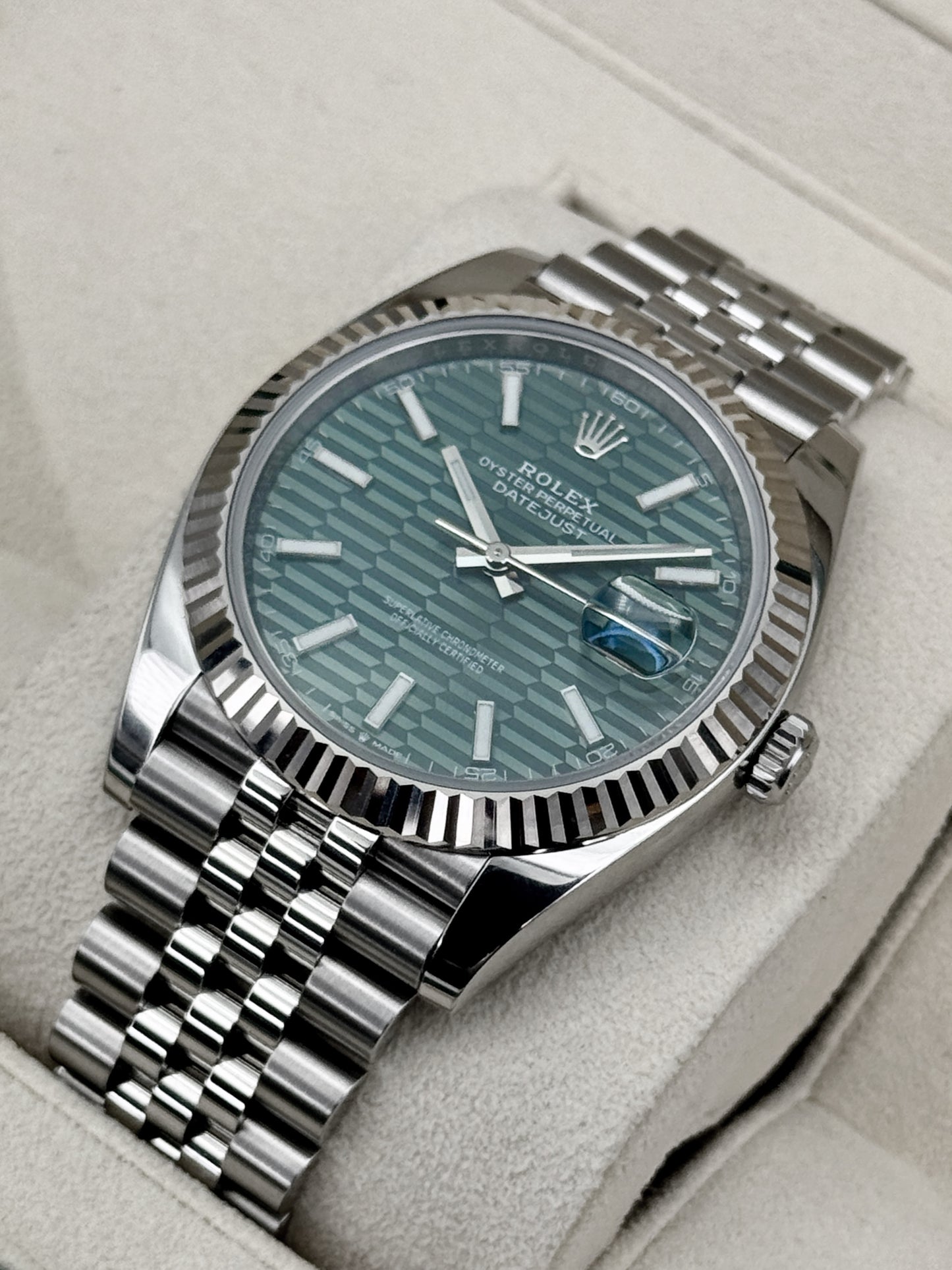 2024 Rolex Datejust 41mm 126334 Stainless Steel Jubilee Green Motif Dial