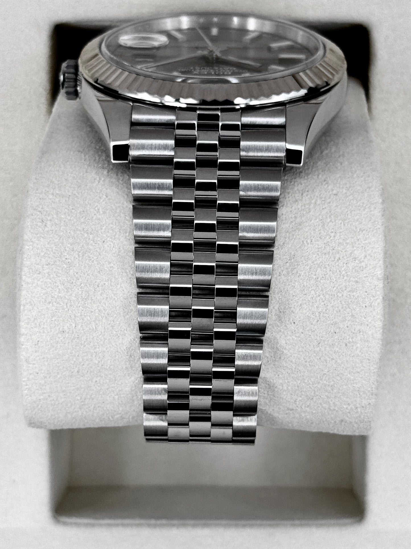 NEW 2026 Rolex Datejust 41mm 126334 Stainless Steel Jubilee Rhodium Dial (STICKERED)