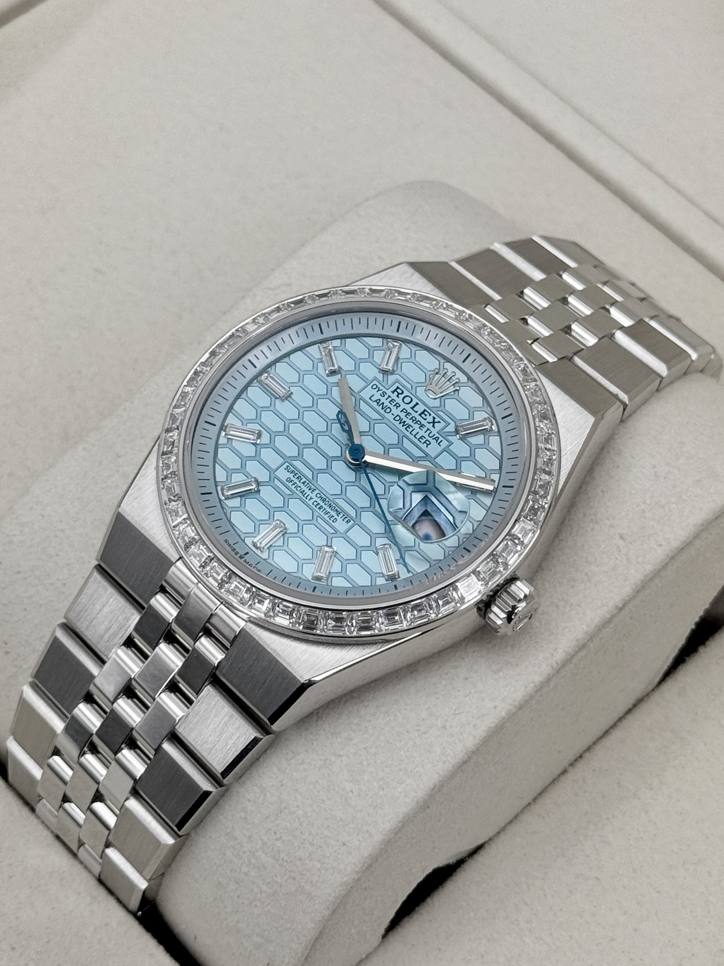 NEW 2026 Rolex Land-Dweller 36mm 127286TBR Platinum Ice Blue Honeycomb Motif Diamond Dial