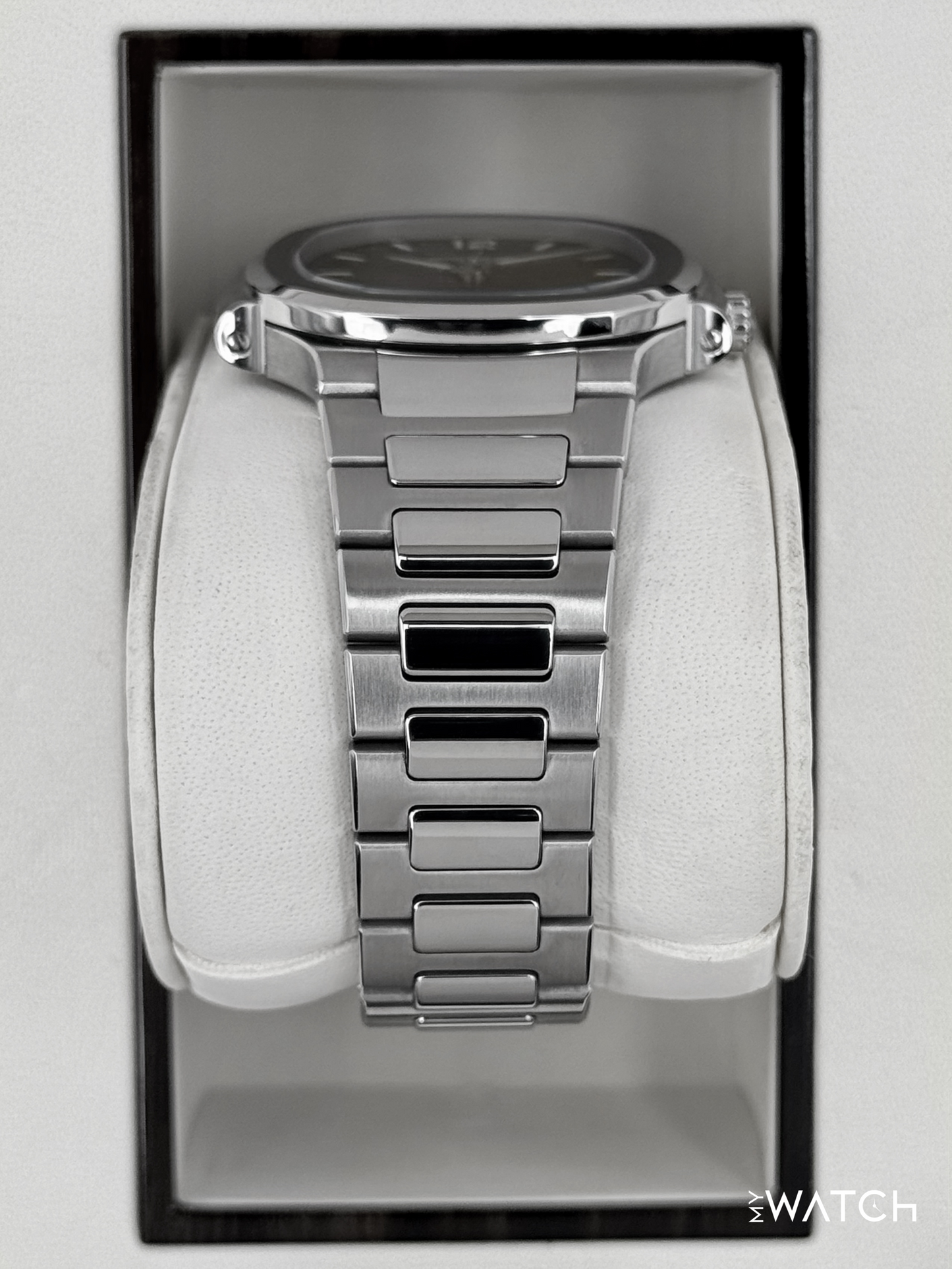 2017 Patek Philippe Nautilus 35.2mm 7118/1A-001 Stainless Steel Blue Dial