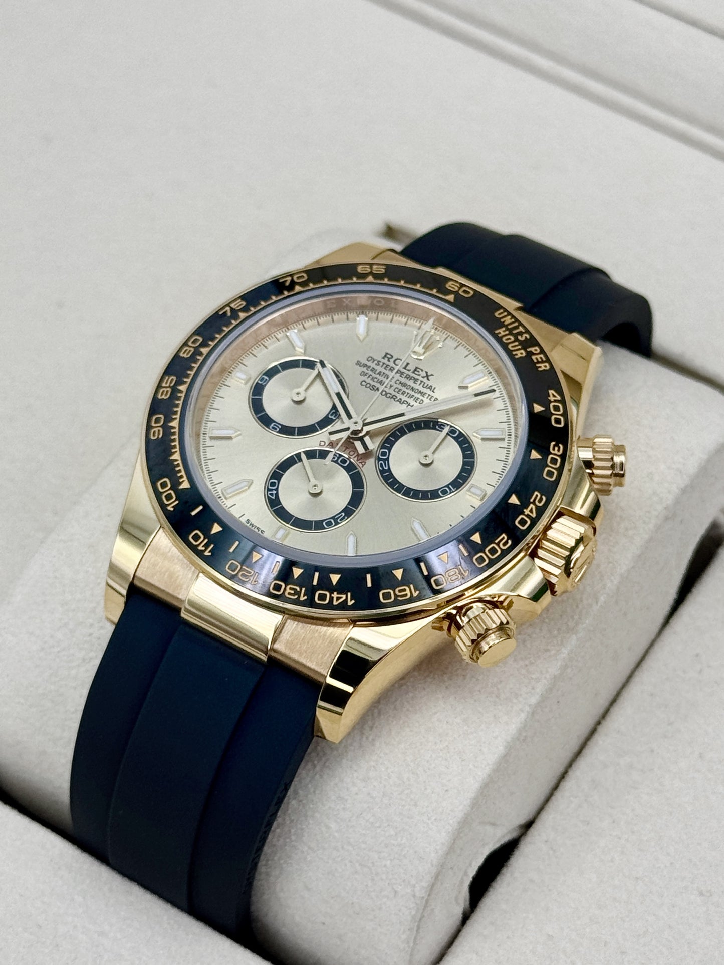 NEW 2026 Rolex Daytona 40mm 126518LN Yellow Gold Oysterflex Champagne Dial