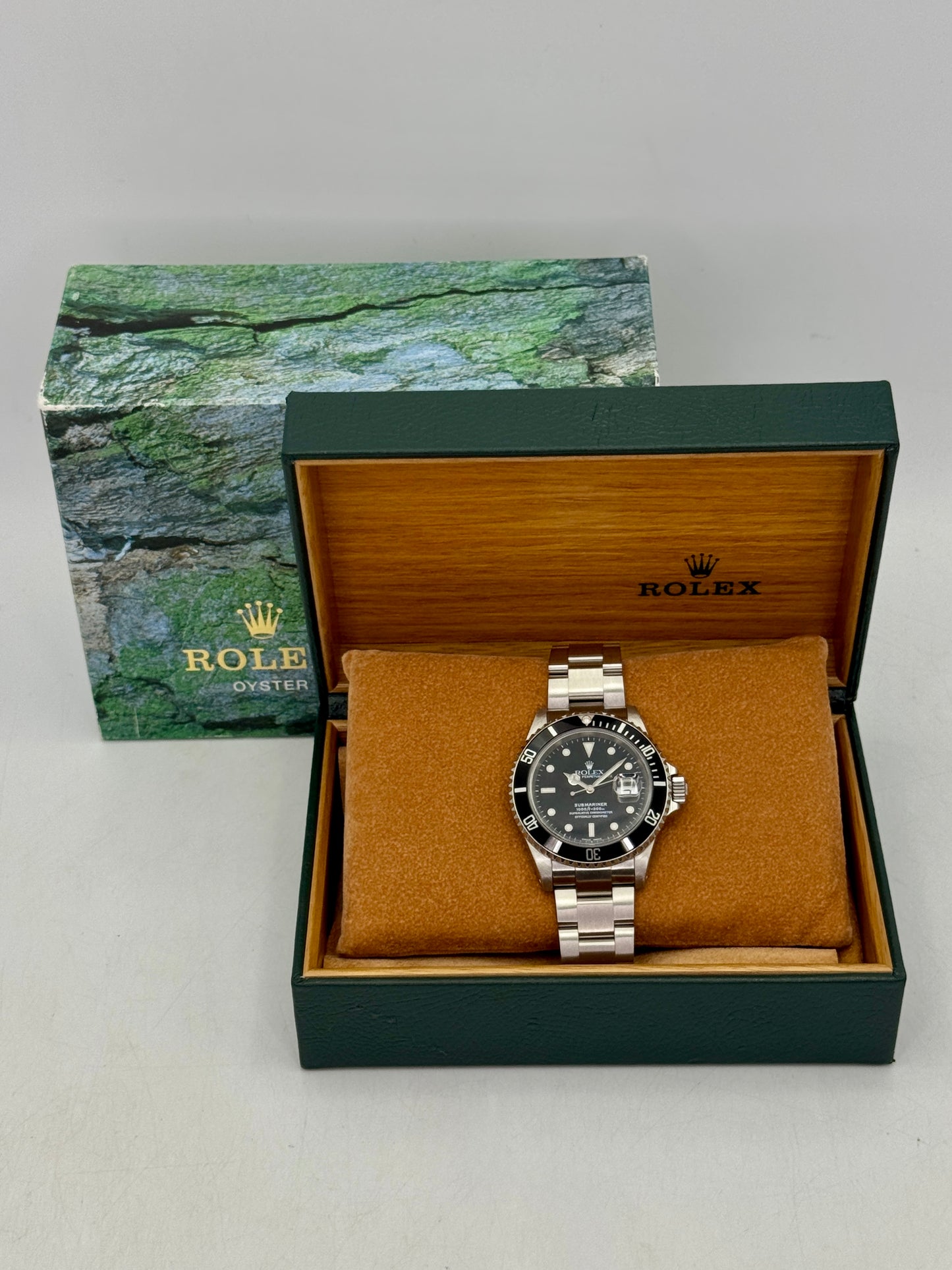 2000 Rolex Submariner 40mm 16610 Stainless Steel Black Dial (Collector's Set)