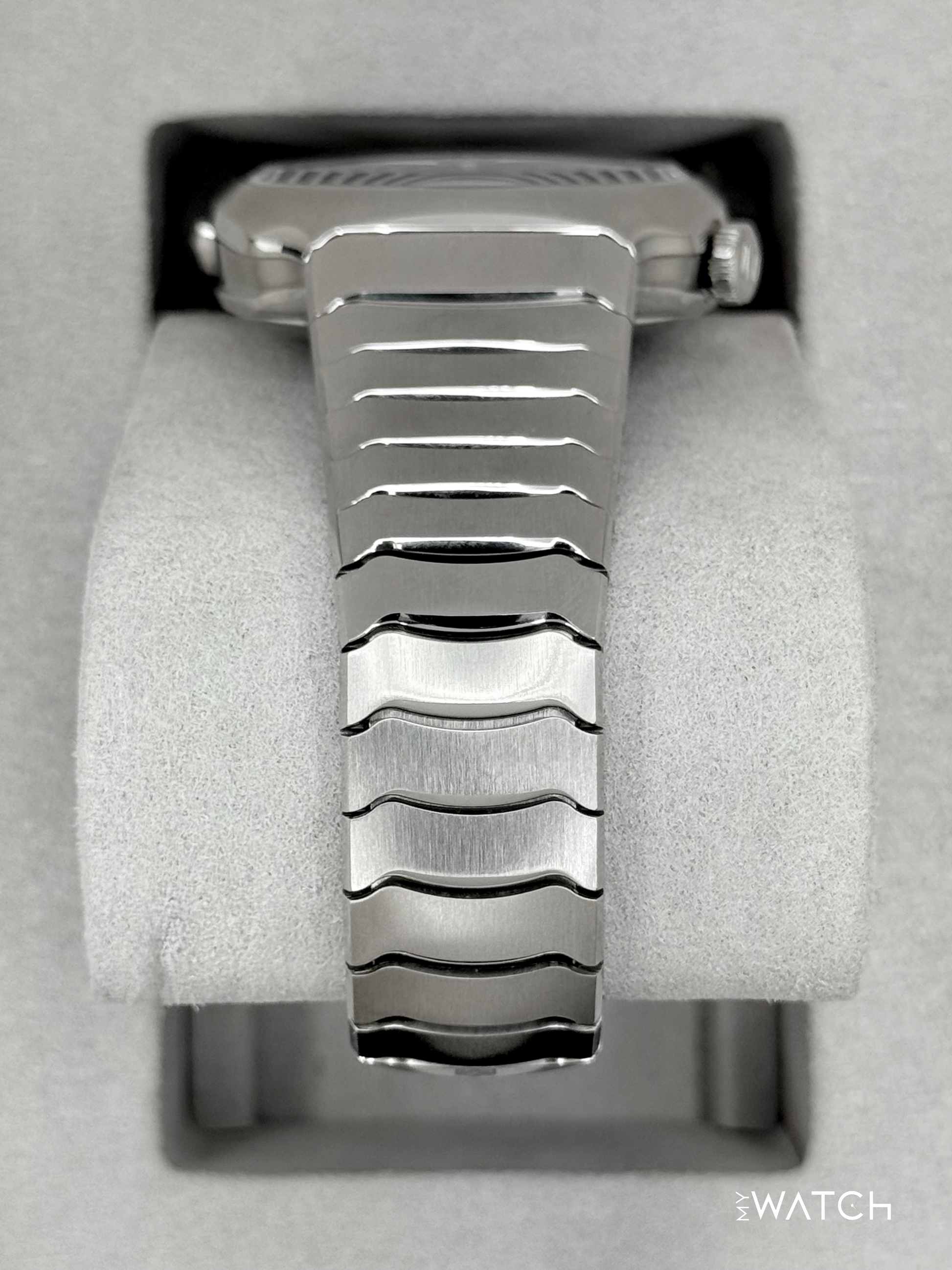 2025 H. Moser & Cie. Streamliner Flyback Chronograph 42.3mm 6907-1200 Blue Dial - MyWatchLLC