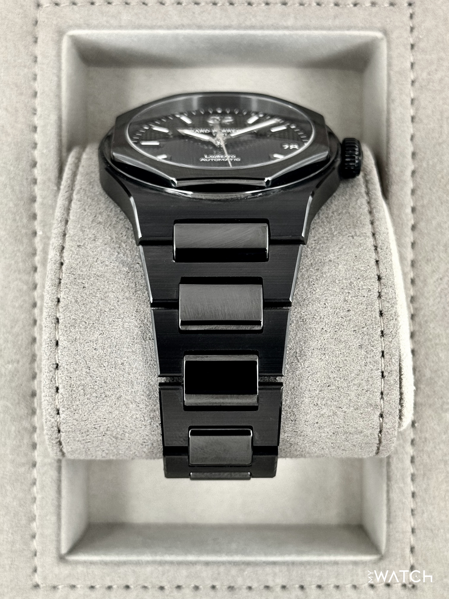 2022 Girard-Perregaux Laureato 42mm 81010-32-631-32A Ceramic Black Dial - MyWatchLLC