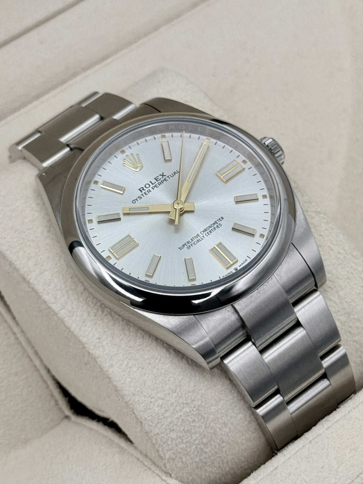 2023 Rolex Oyster Perpetual 41mm 124300 Silver Dial