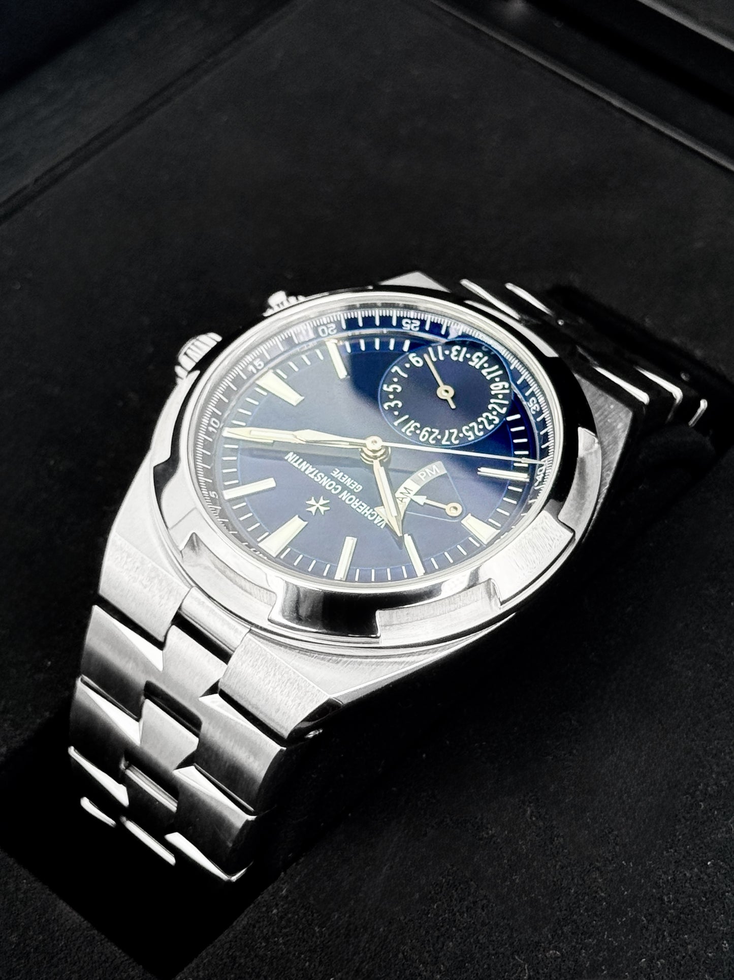 2020 Vacheron Constantin Overseas Dual Time 41mm 7900V Blue Dial