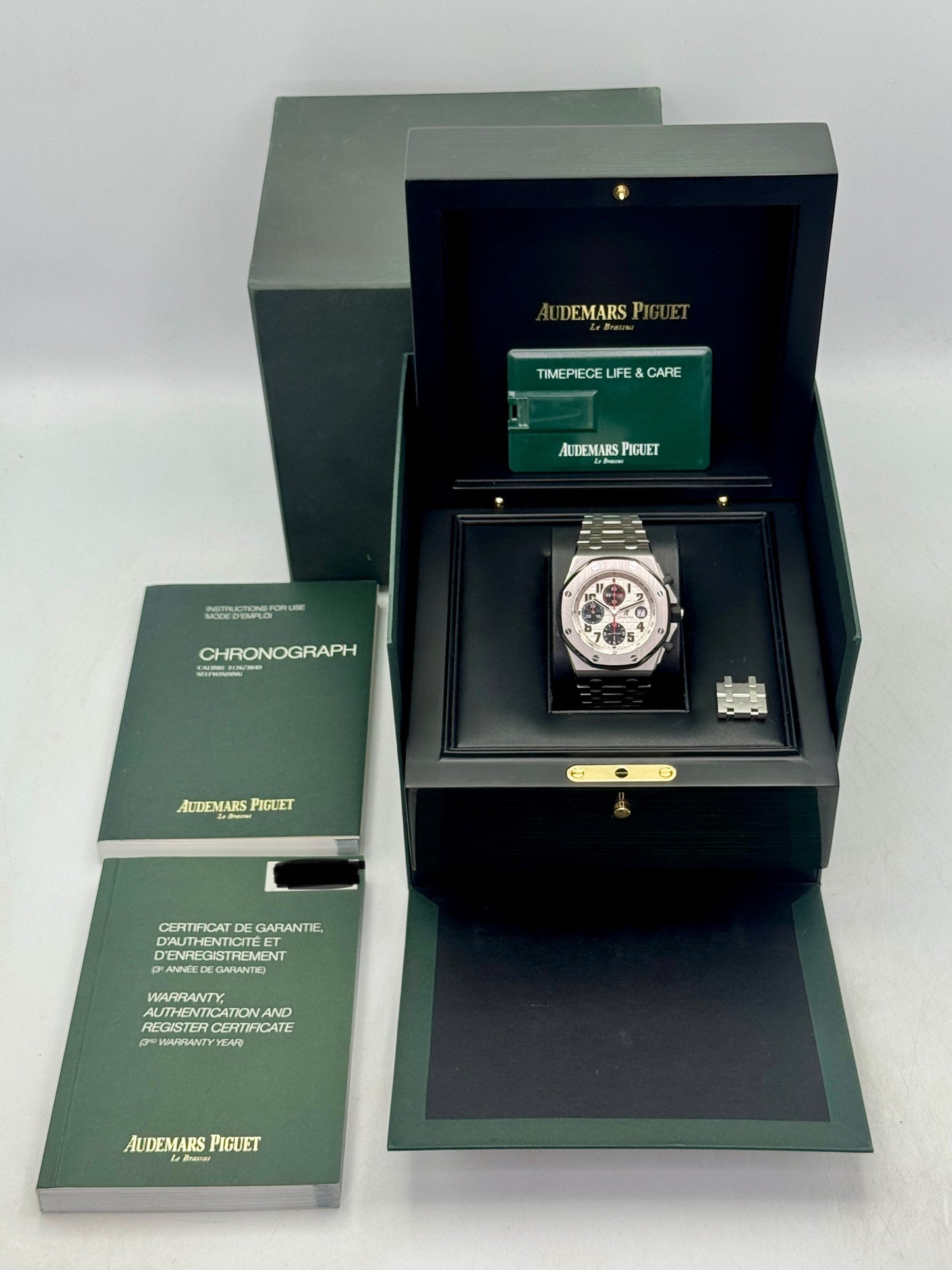 2016 Audemars Piguet Royal Oak Offshore 42mm 26170ST Stainless Steel White Dial