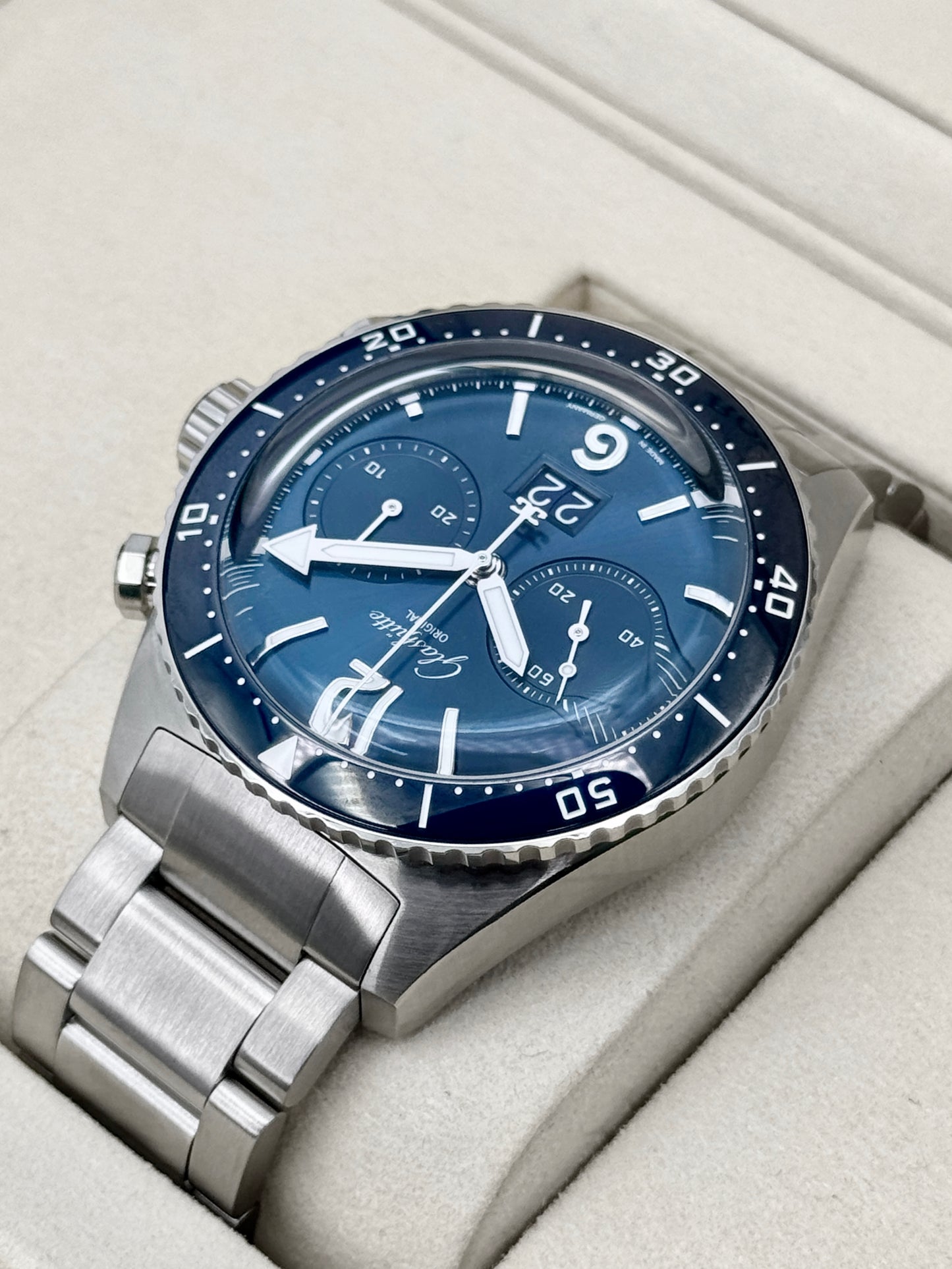 2025 Glashütte Original Seaq Chronograph 43.2mm 1-37-23-02-81 Blue Dial