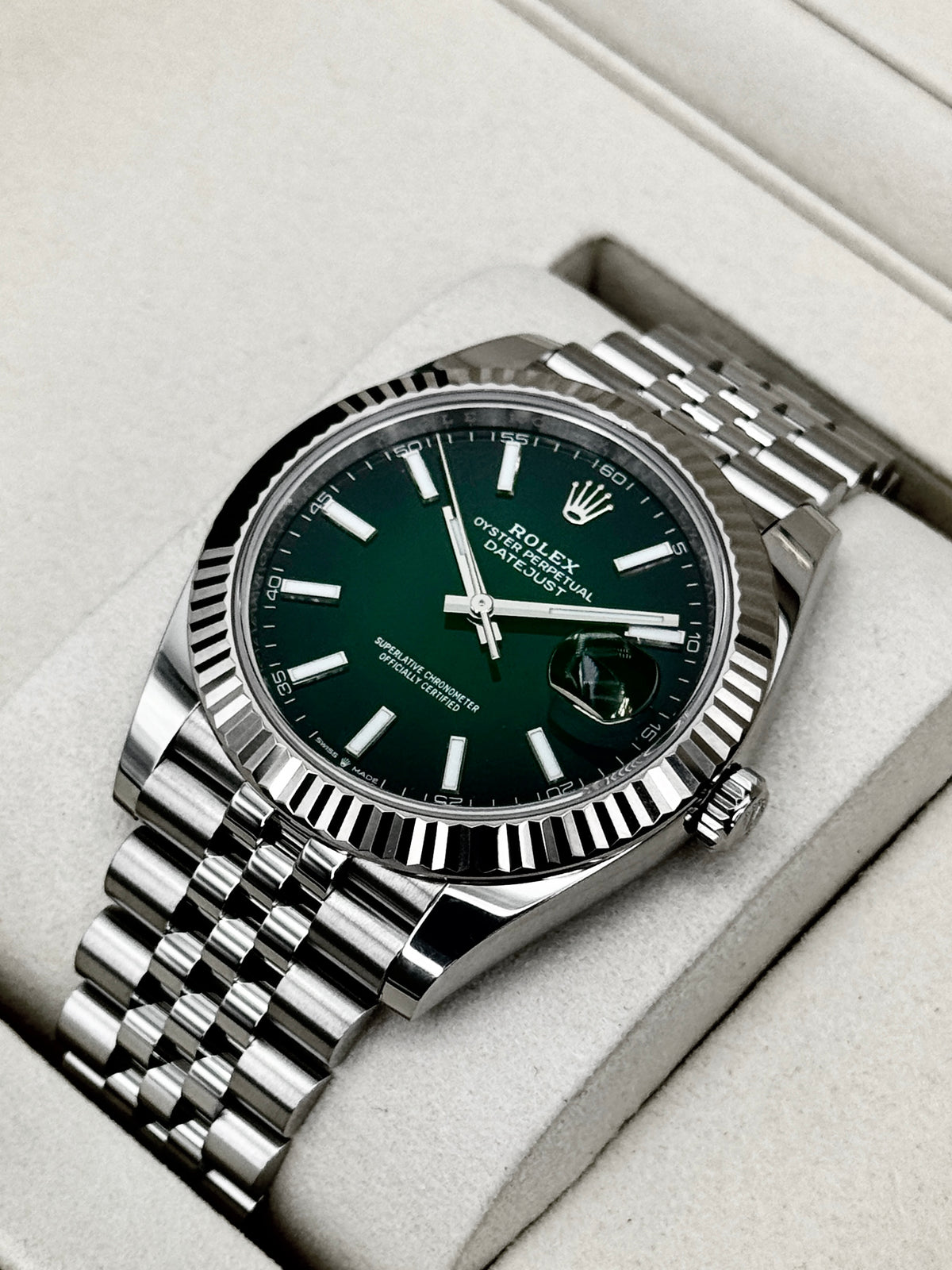 NEW 2026 Rolex Datejust 41mm 126334 Stainless Steel Jubilee Green Ombre Dial