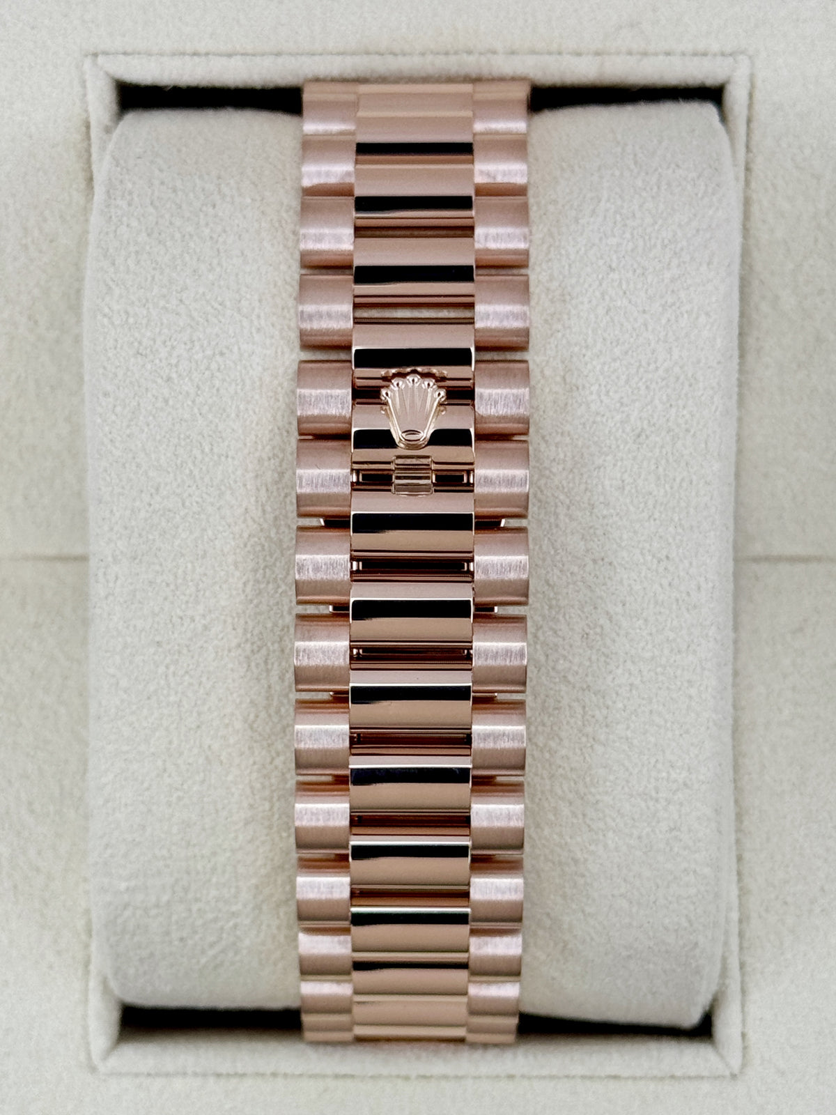 2016 Rolex Day-Date II 41mm 218235 Presidential 18kt Rose Gold Ivory White Dial