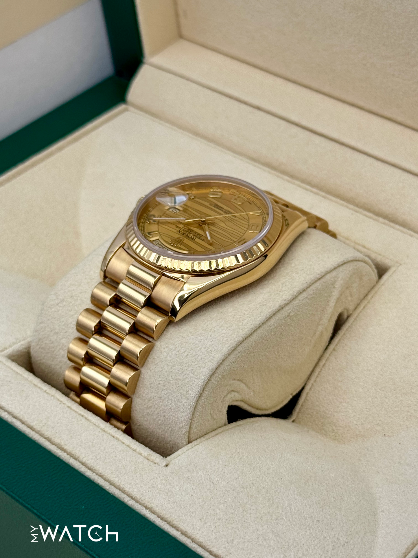 1989 Rolex Day-Date 36mm 18238 Presidential Champagne Wave Dial