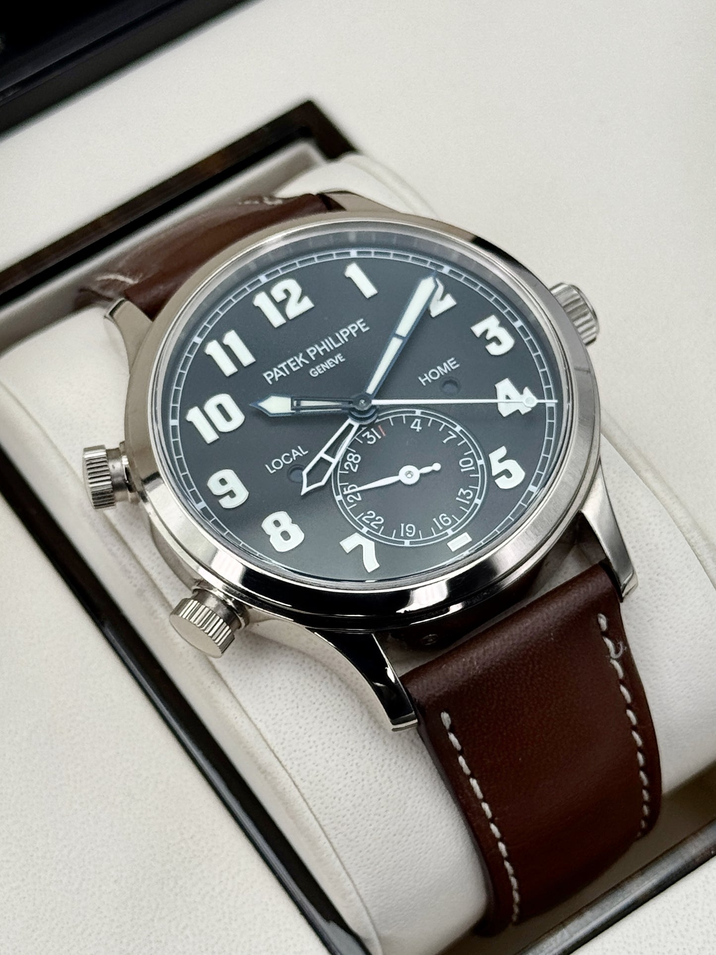 2018 Patek Philippe Pilot Time Travel 42mm 5524G White Gold Black Dial