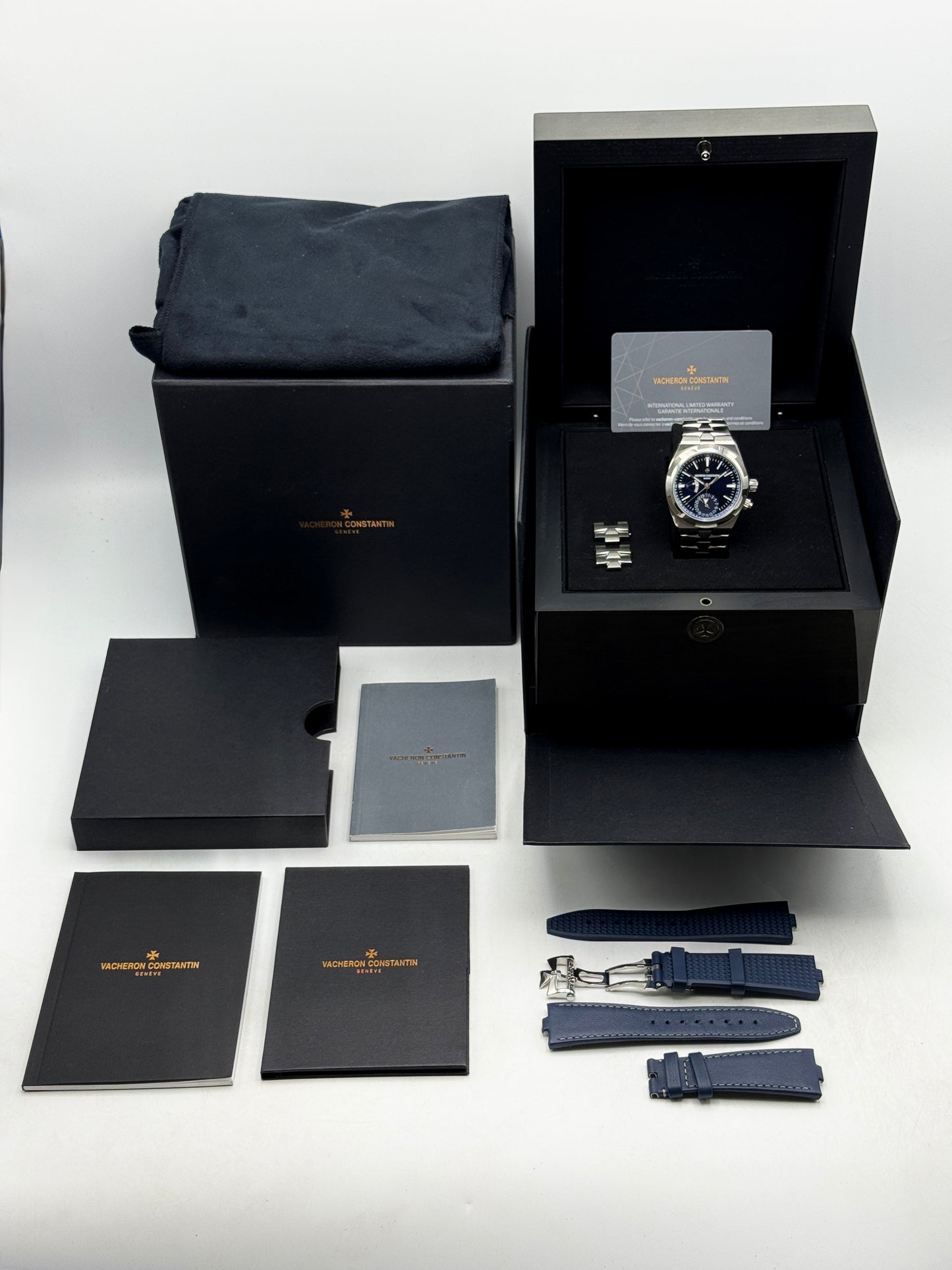 2024 Vacheron Constantin Overseas Dual Time 41mm 7920V Blue Dial